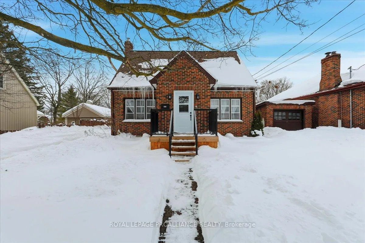 Front of 322 Dufferin Avenue