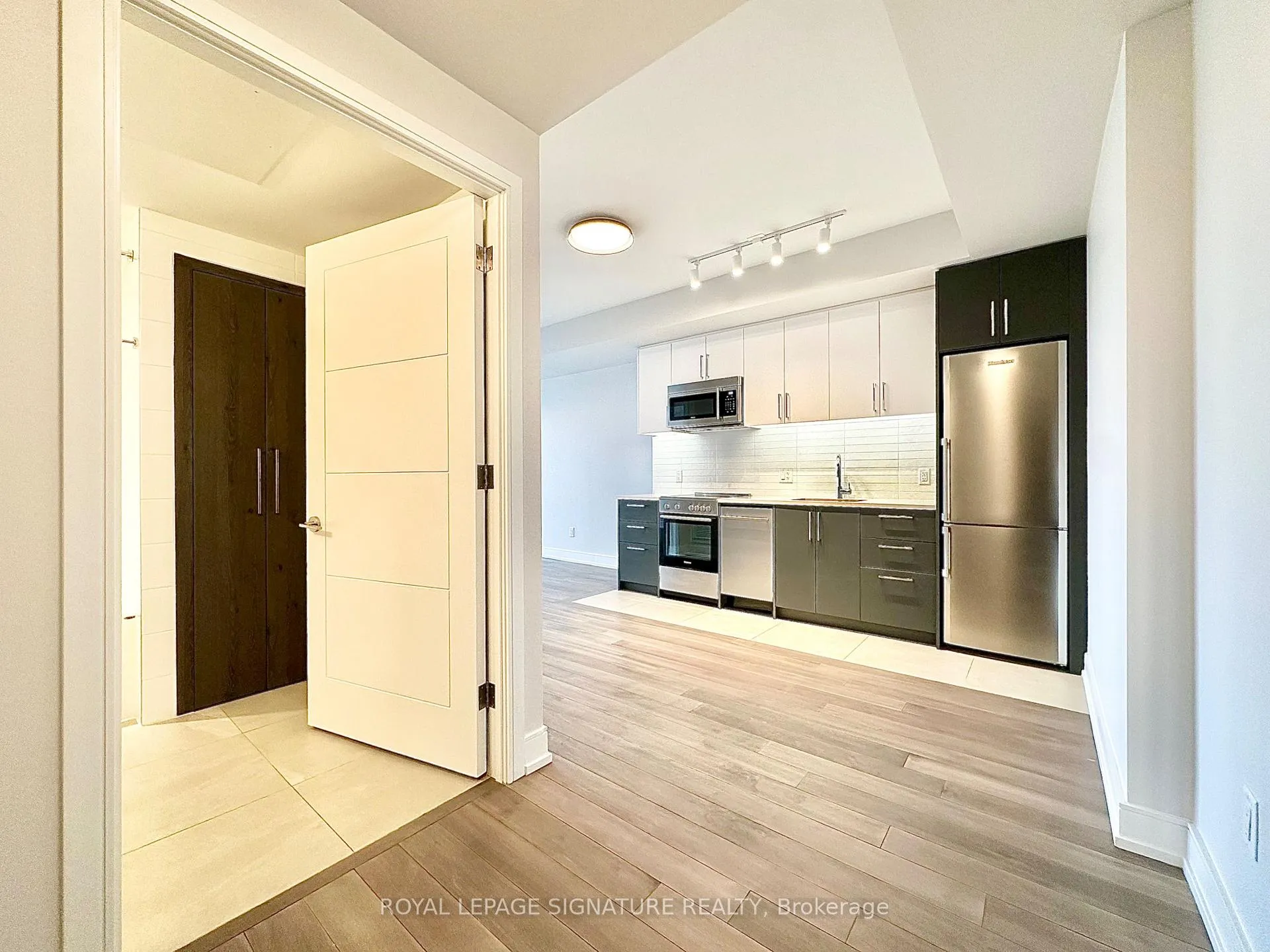 Photo 2 of Unit 602, 2525 Bathurst Street, Toronto, Forest Hill North — HOMEH