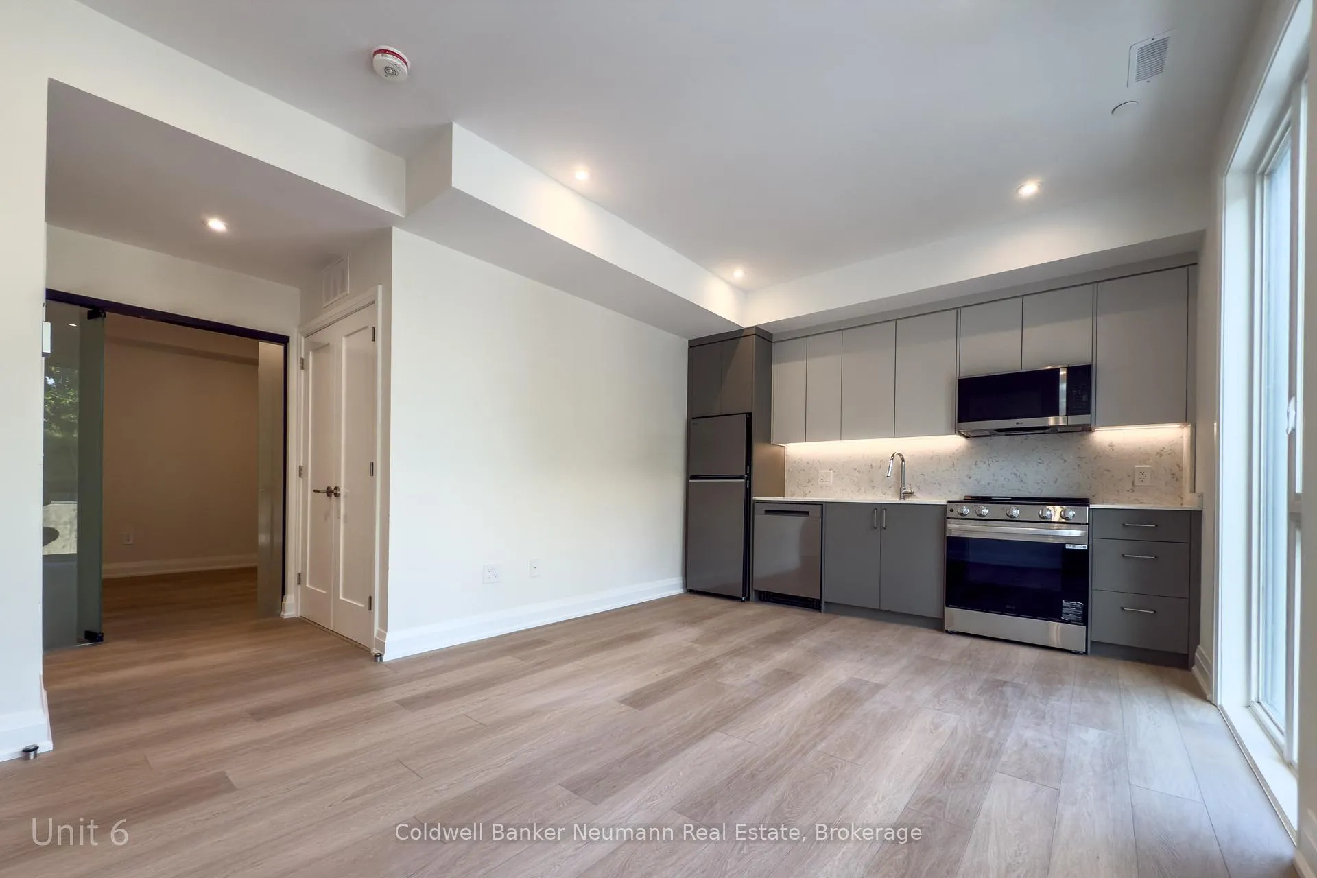 Photo 2 of Unit 6, 14 Stevenson Street N, Guelph, St. George's — HOMEH