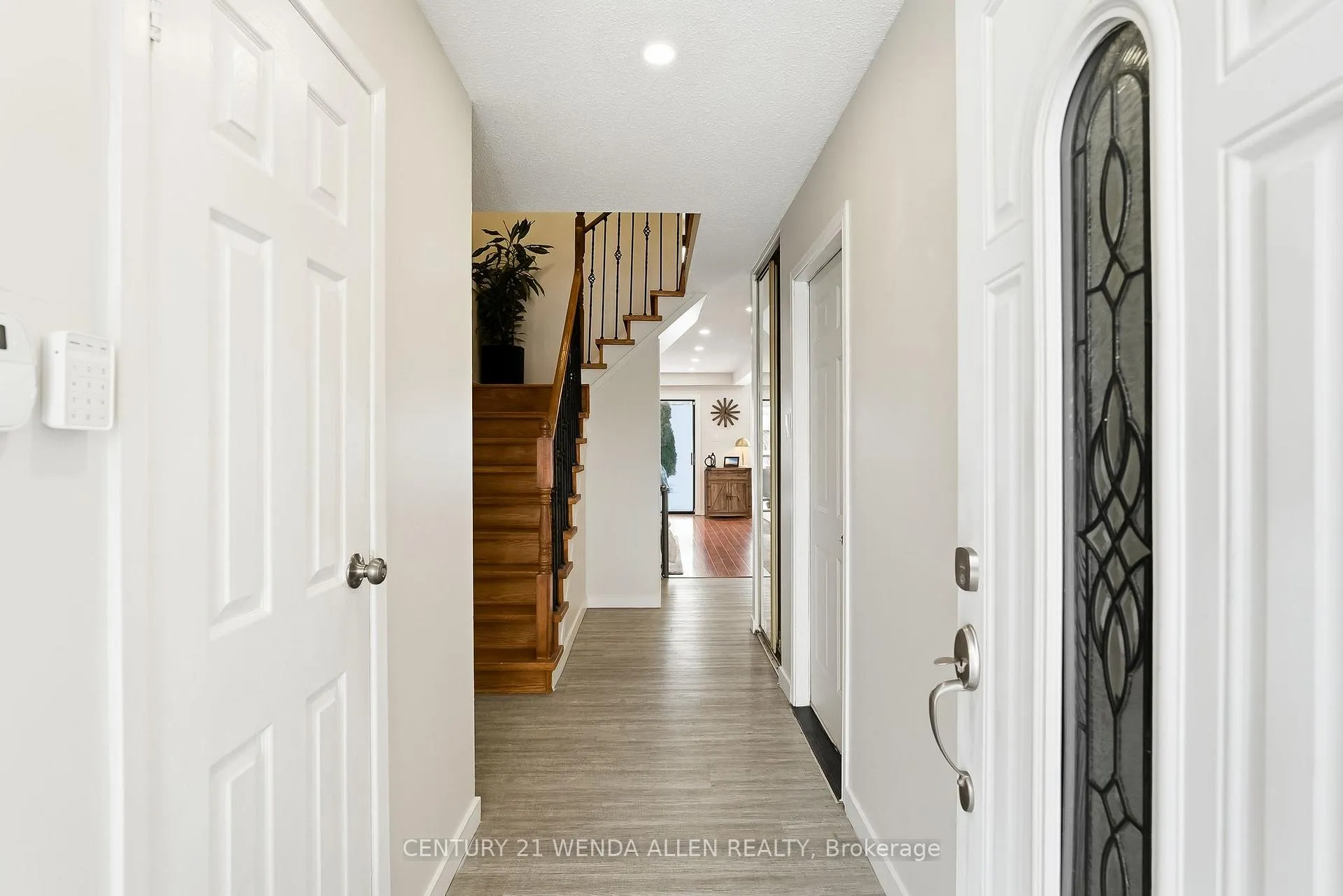 Photo 5 of 1230 Delmark Court, Oshawa, Donevan — HOMEH