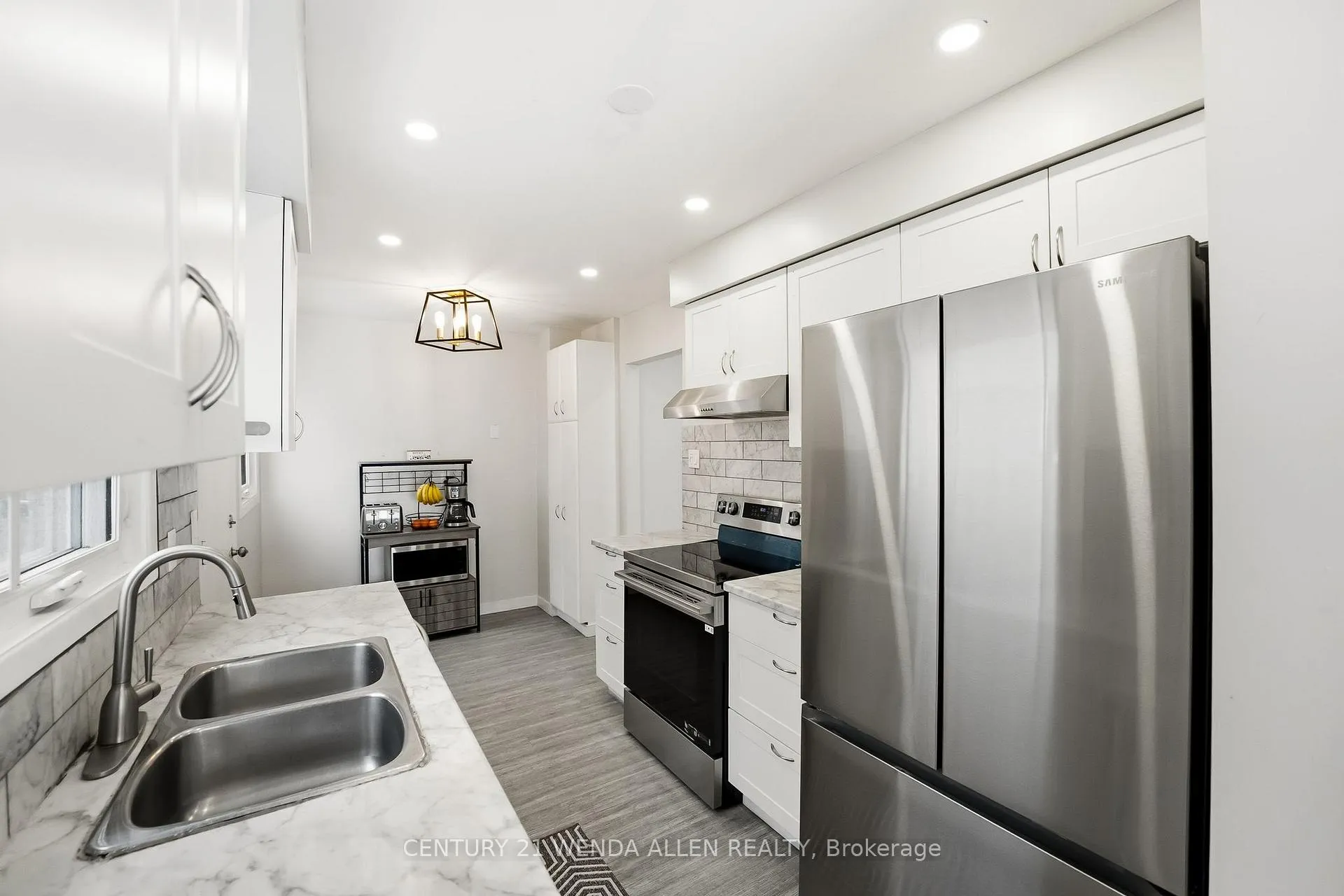 Photo 17 of 1230 Delmark Court, Oshawa, Donevan — HOMEH