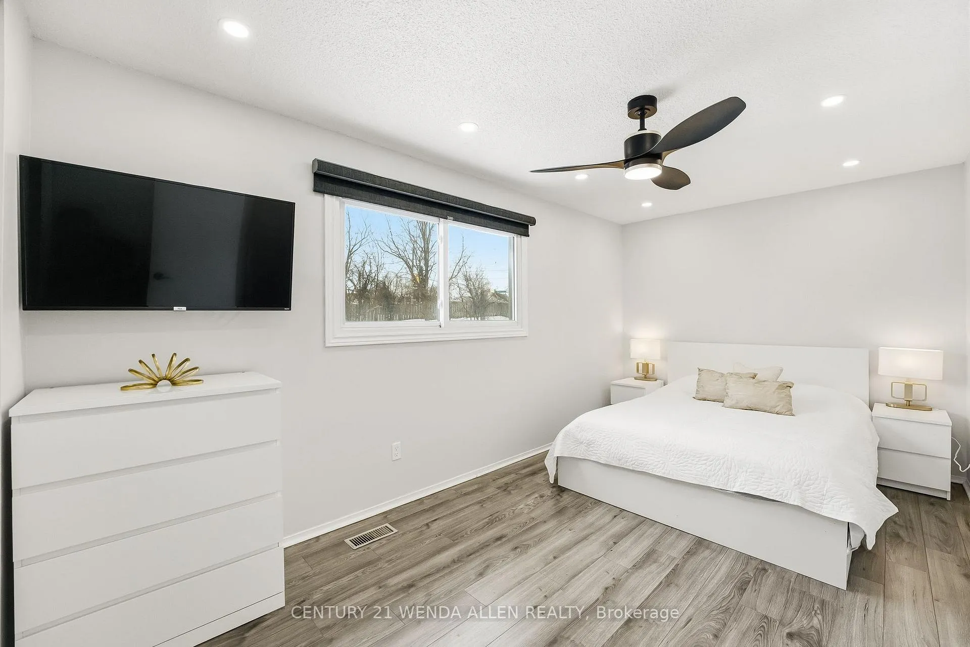 Photo 29 of 1230 Delmark Court, Oshawa, Donevan — HOMEH