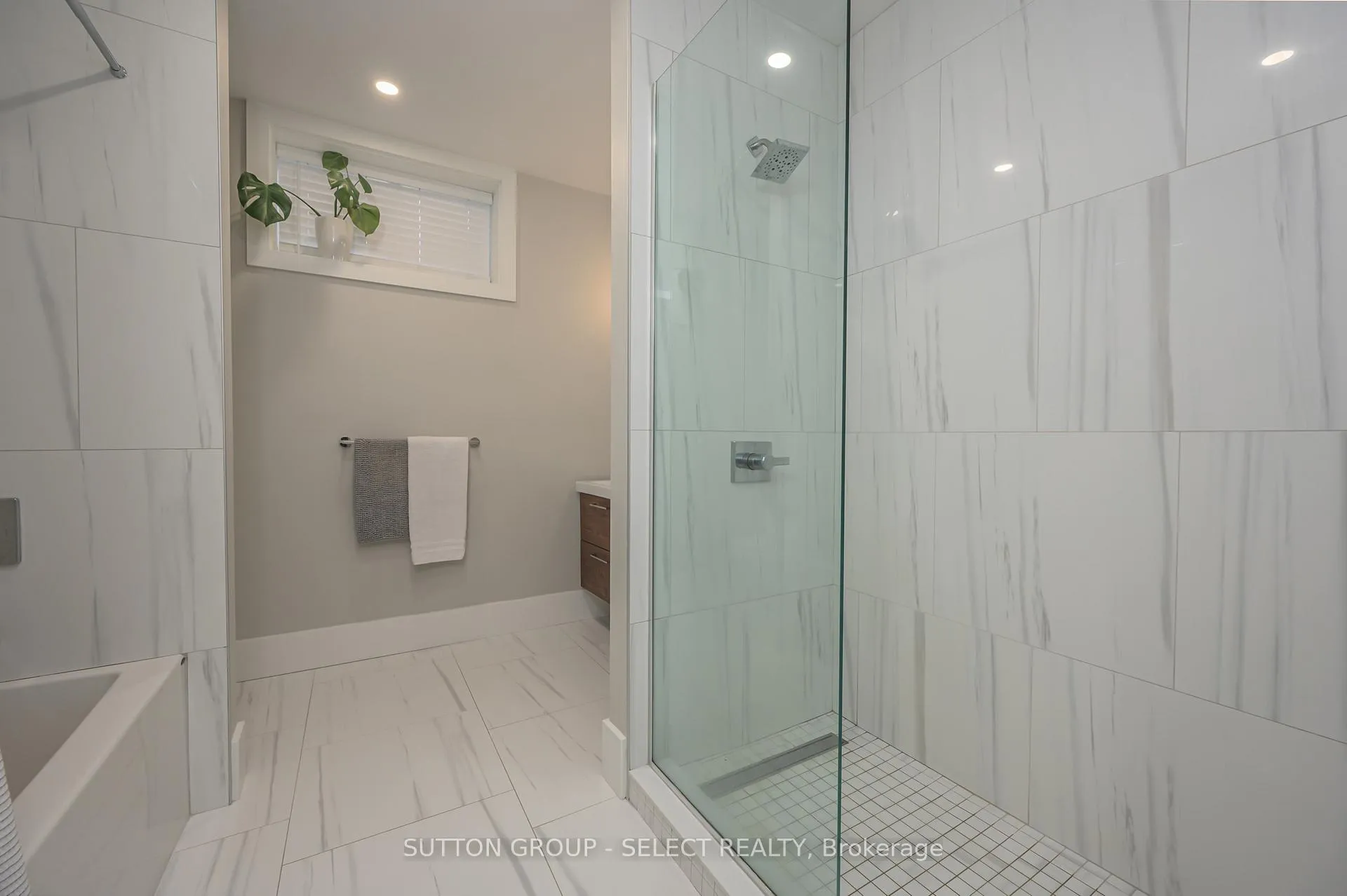 Photo 22 of 185 Commissioners Road E, London, South P — HOMEH