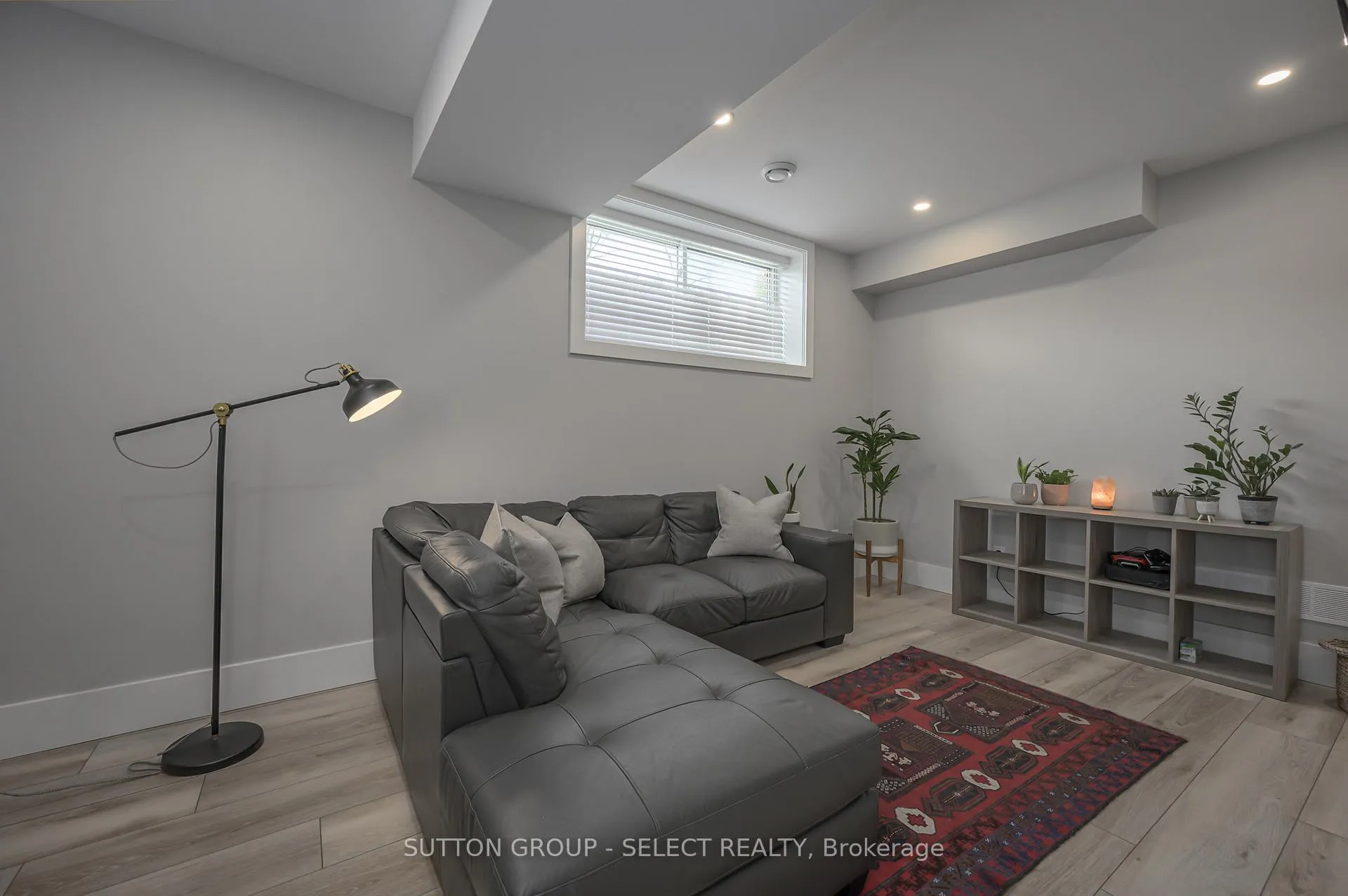 Photo 29 of 185 Commissioners Road E, London, South P — HOMEH