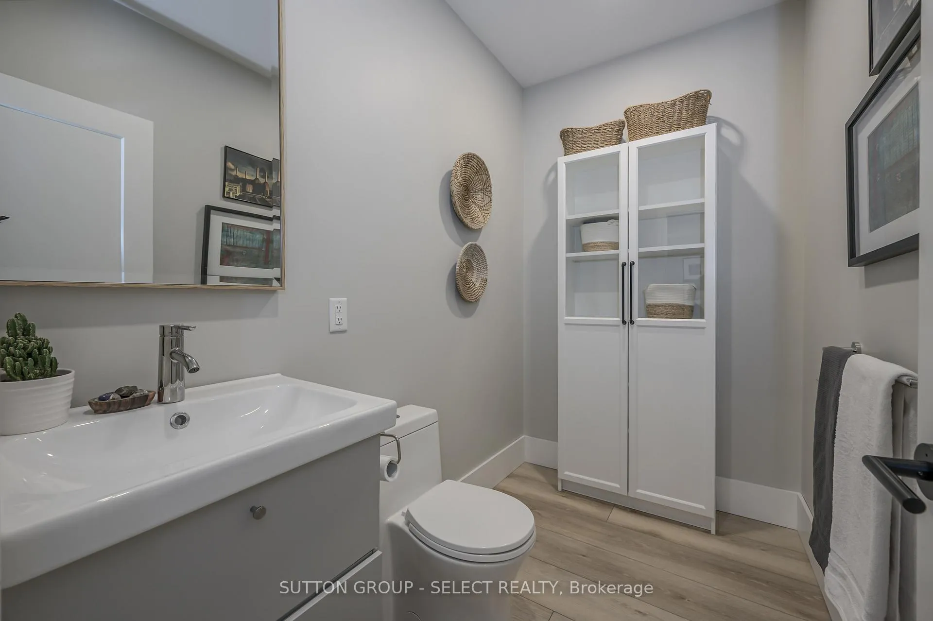 Photo 32 of 185 Commissioners Road E, London, South P — HOMEH