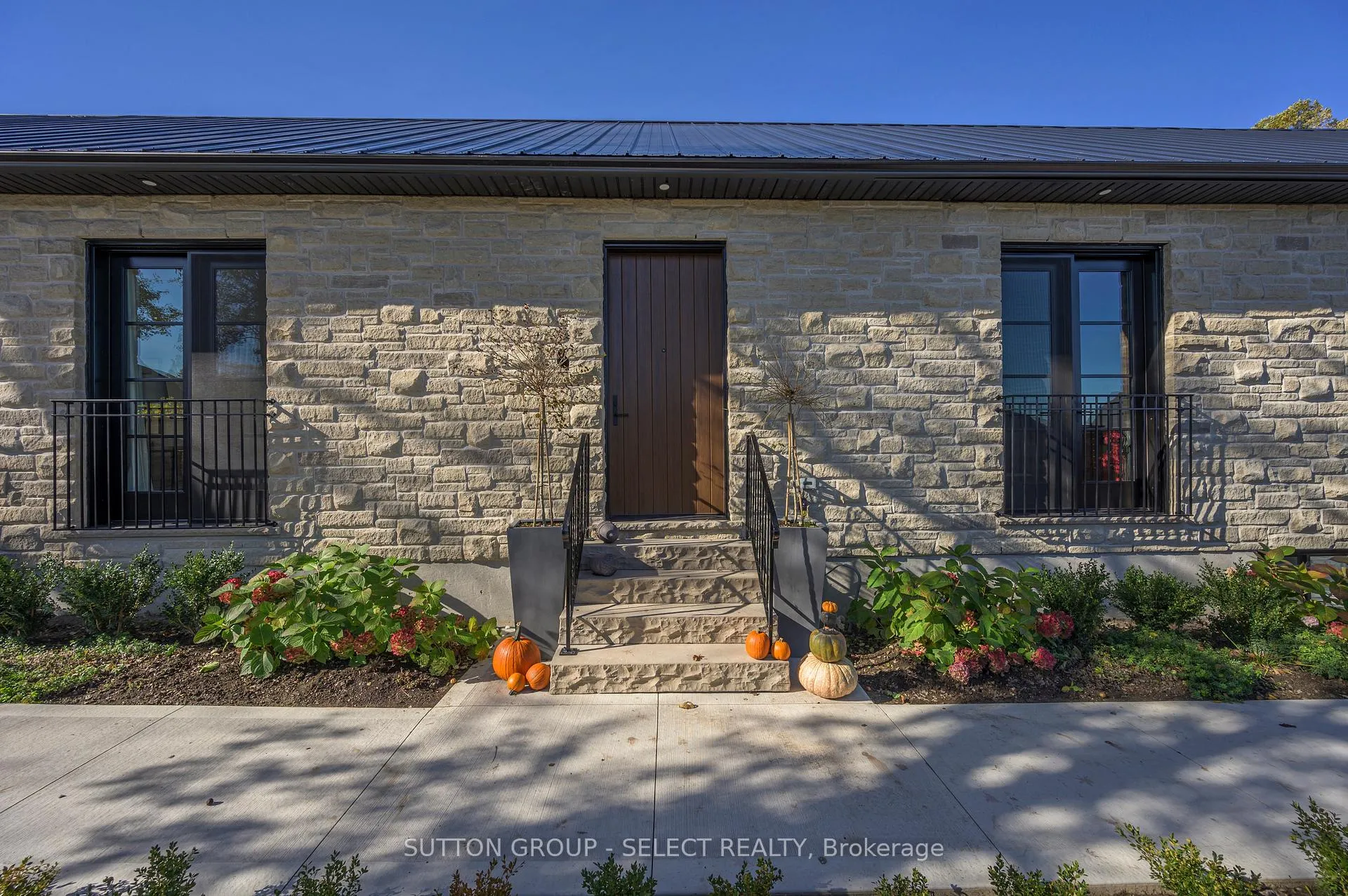 Photo 46 of 185 Commissioners Road E, London, South P — HOMEH