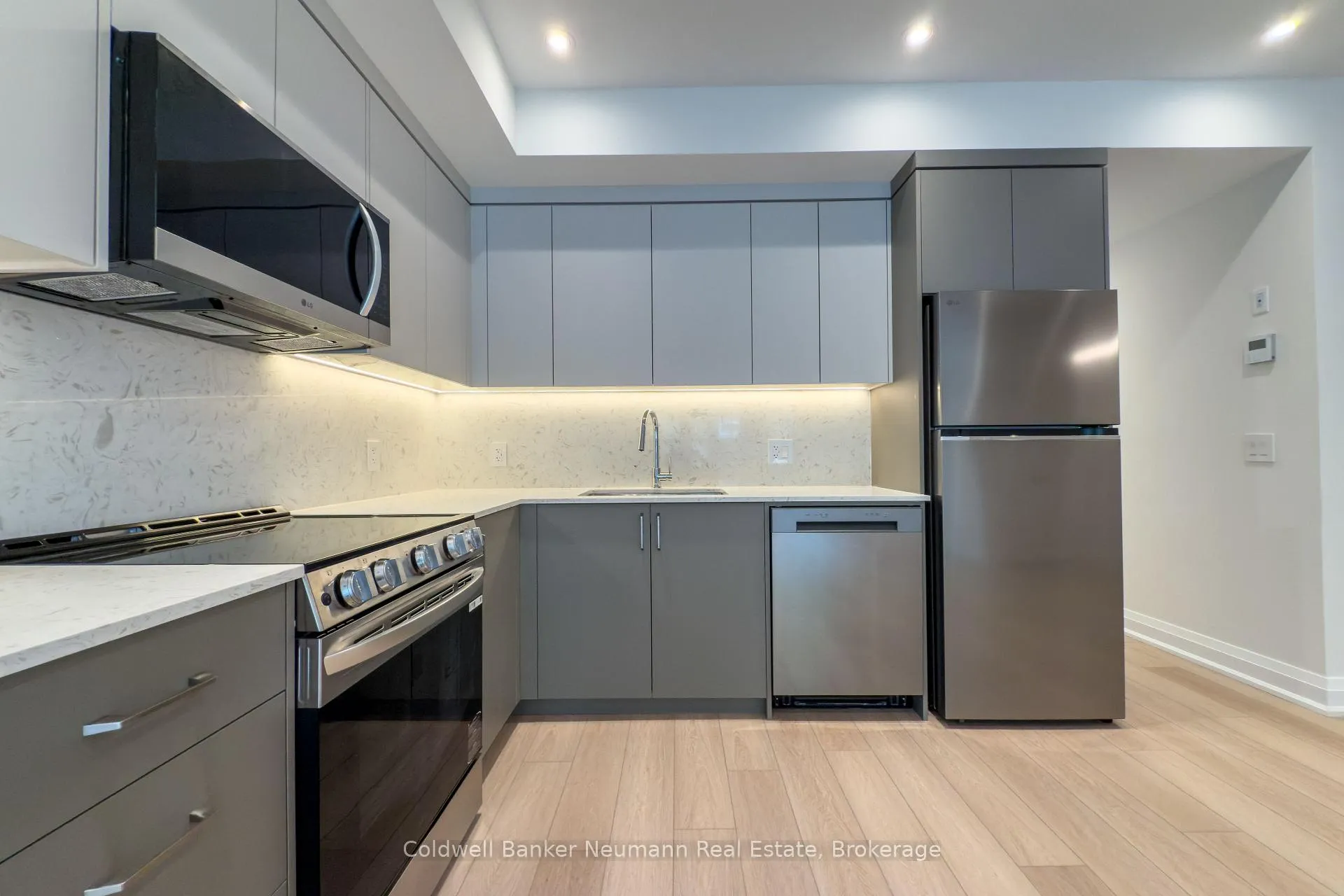 Photo 1 of Unit 3, 14 Stevenson Street N, Guelph, St. George's — HOMEH