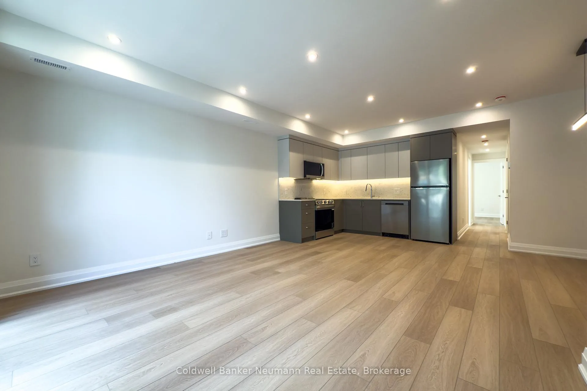 Photo 3 of Unit 3, 14 Stevenson Street N, Guelph, St. George's — HOMEH