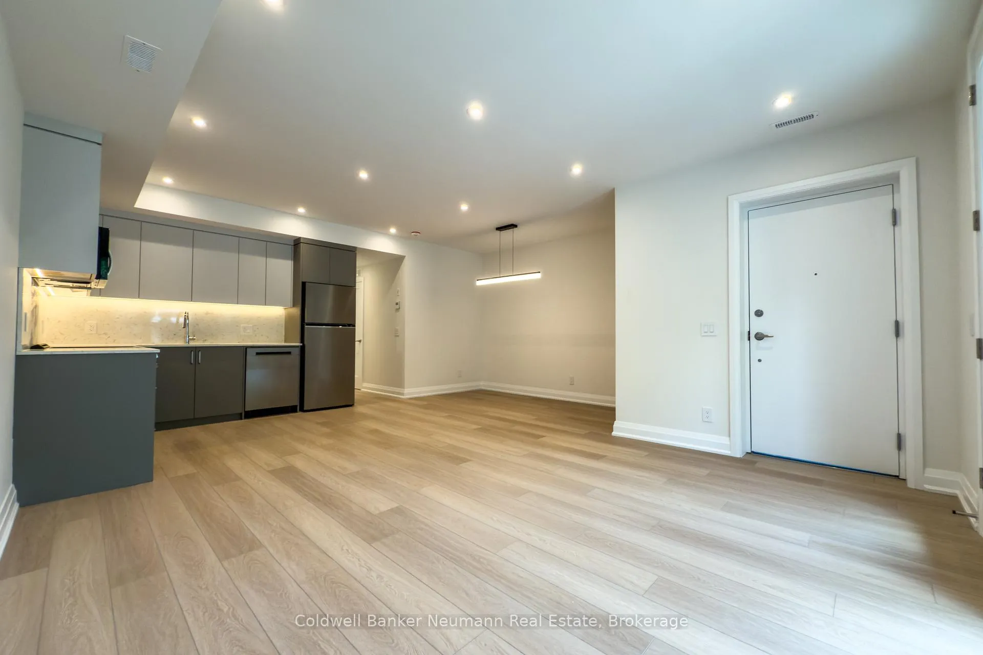 Photo 4 of Unit 3, 14 Stevenson Street N, Guelph, St. George's — HOMEH