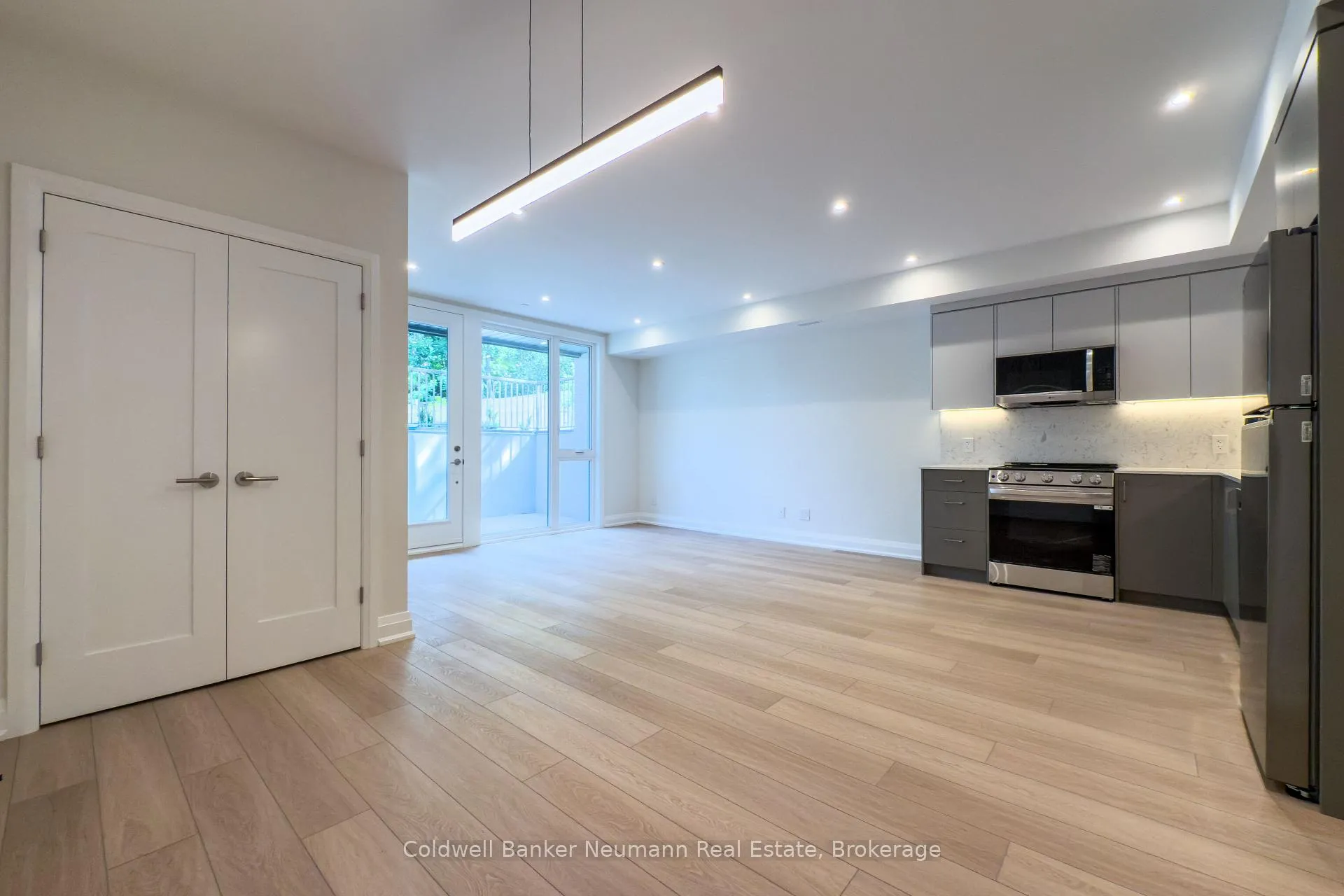 Photo 5 of Unit 3, 14 Stevenson Street N, Guelph, St. George's — HOMEH