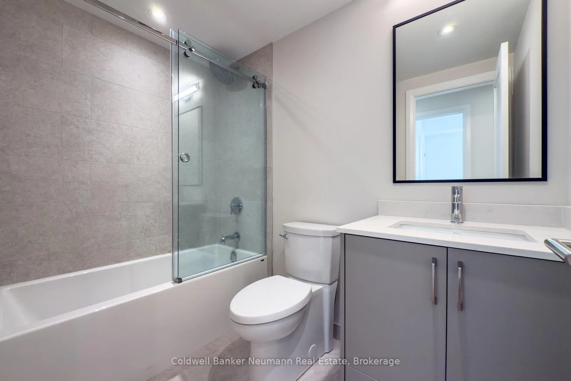 Photo 7 of Unit 3, 14 Stevenson Street N, Guelph, St. George's — HOMEH