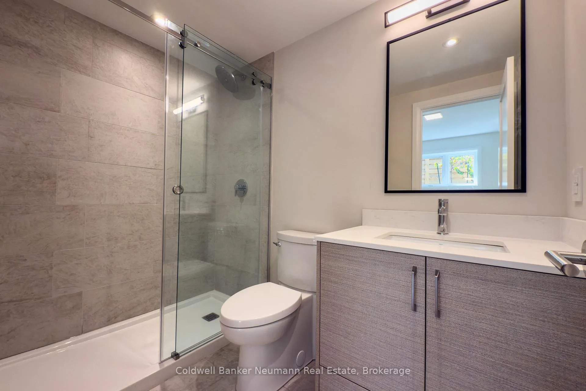 Photo 10 of Unit 3, 14 Stevenson Street N, Guelph, St. George's — HOMEH
