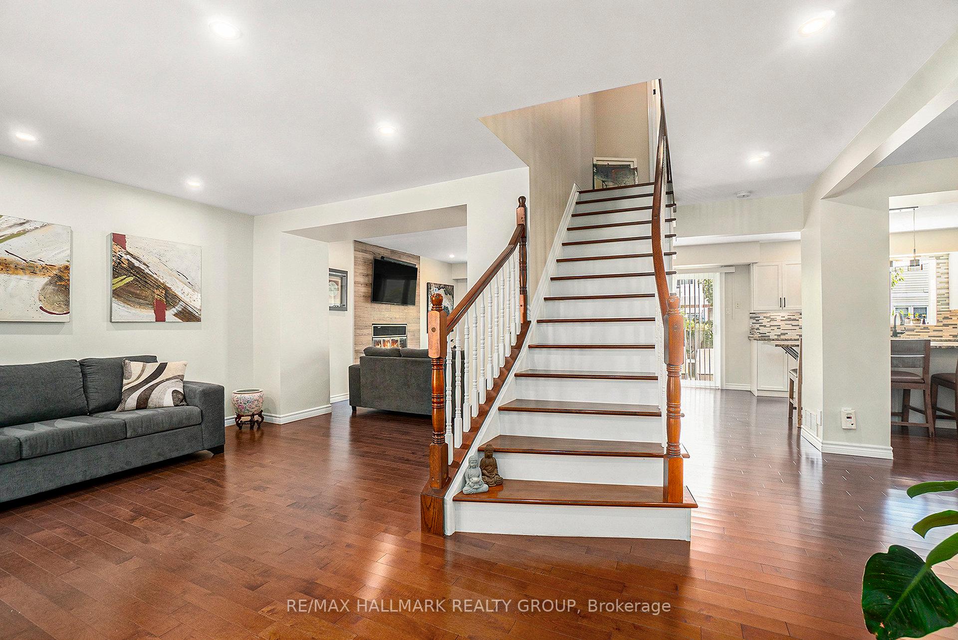 Photo 5 of 11 Ellisson Way, Ottawa, Hunt Club Park — HOMEH