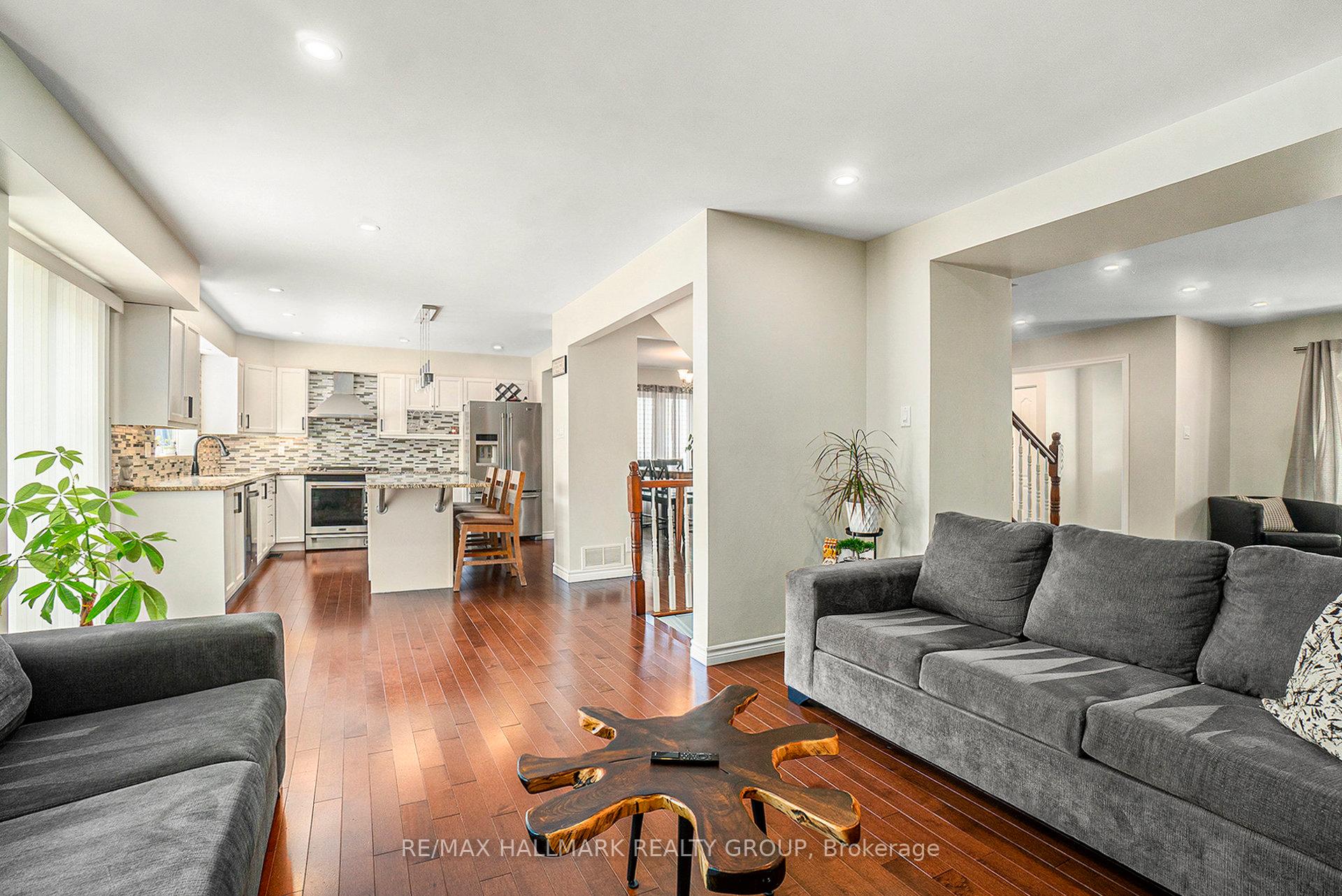 Photo 6 of 11 Ellisson Way, Ottawa, Hunt Club Park — HOMEH