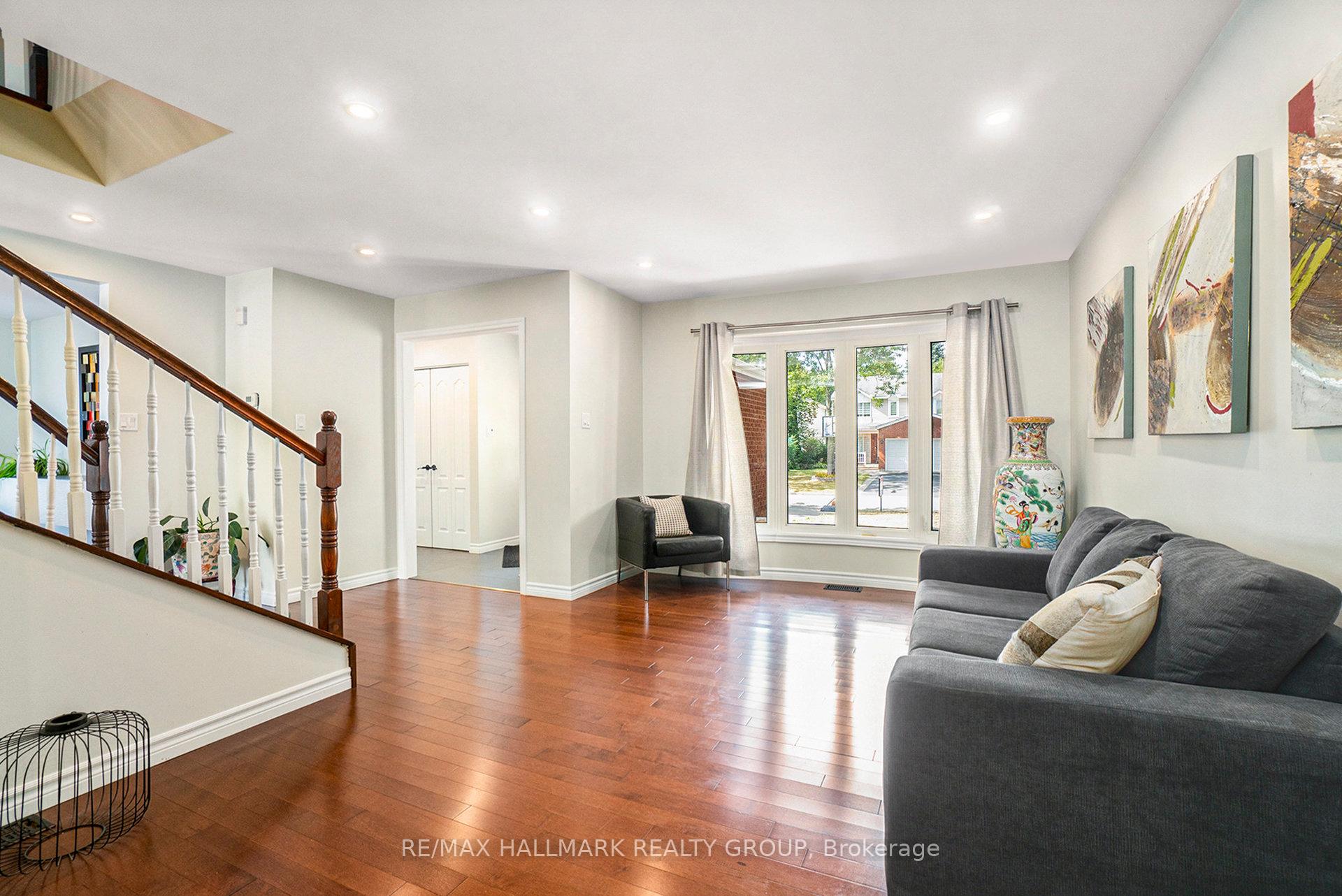 Photo 7 of 11 Ellisson Way, Ottawa, Hunt Club Park — HOMEH