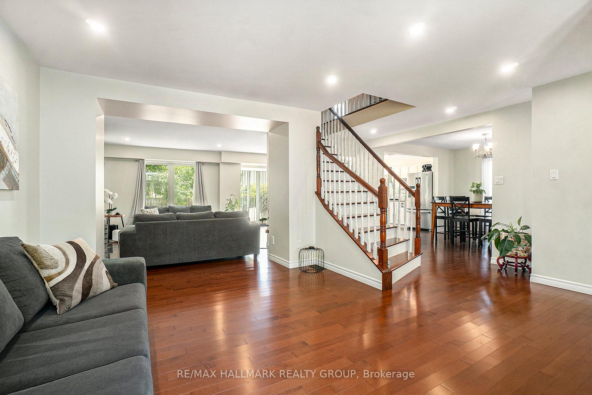 Photo 8 of 11 Ellisson Way, Ottawa, Hunt Club Park — HOMEH