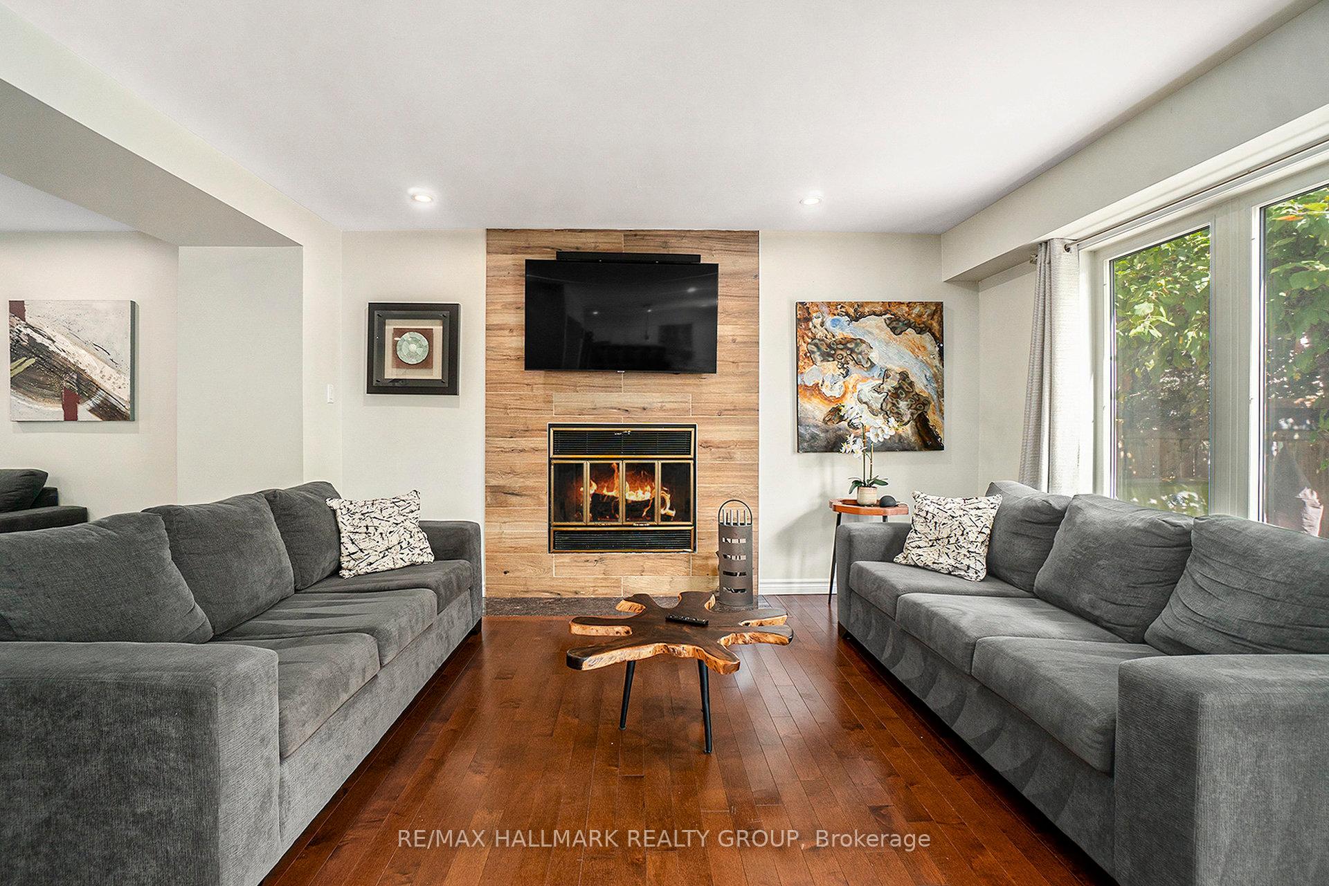 Photo 9 of 11 Ellisson Way, Ottawa, Hunt Club Park — HOMEH