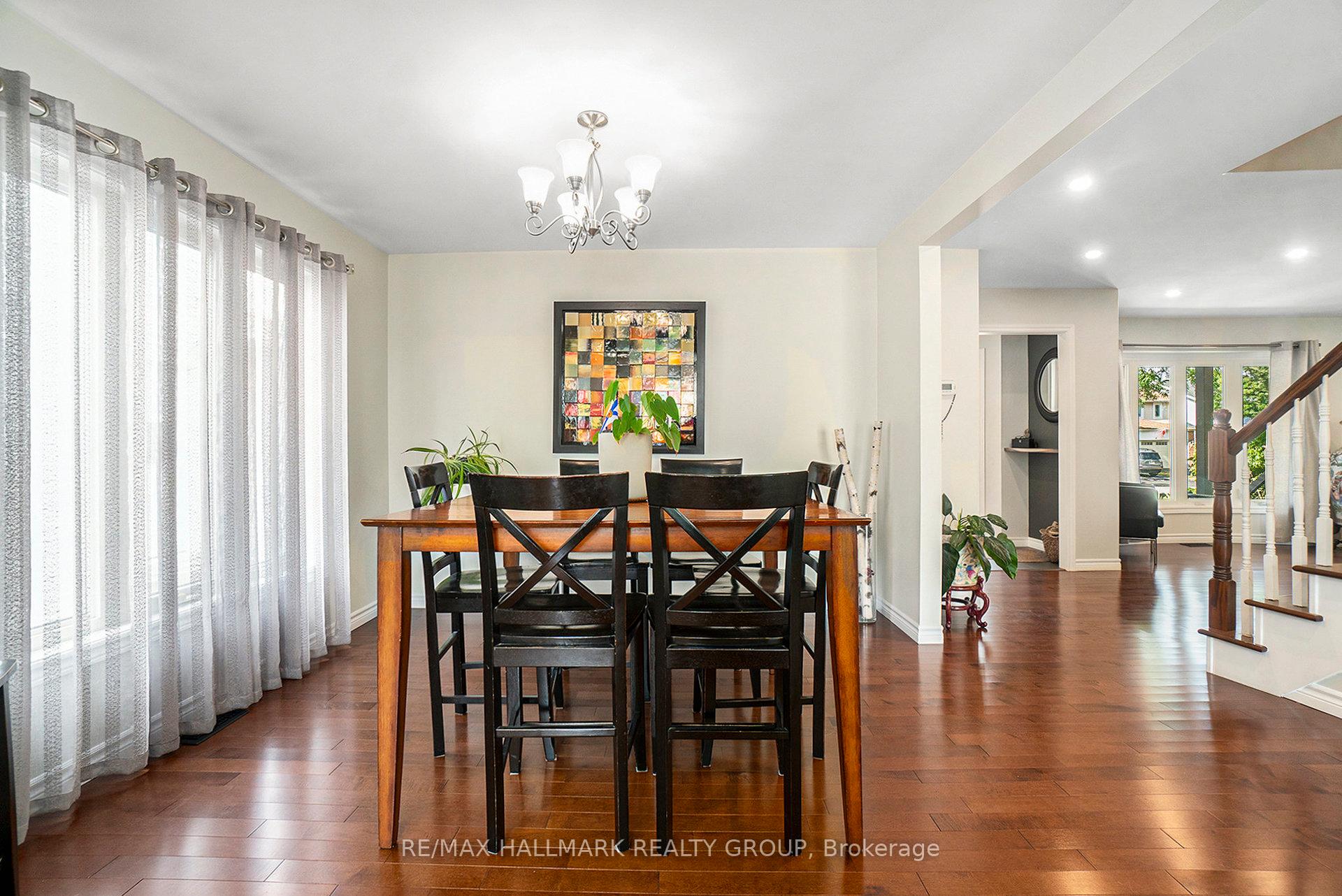 Photo 10 of 11 Ellisson Way, Ottawa, Hunt Club Park — HOMEH