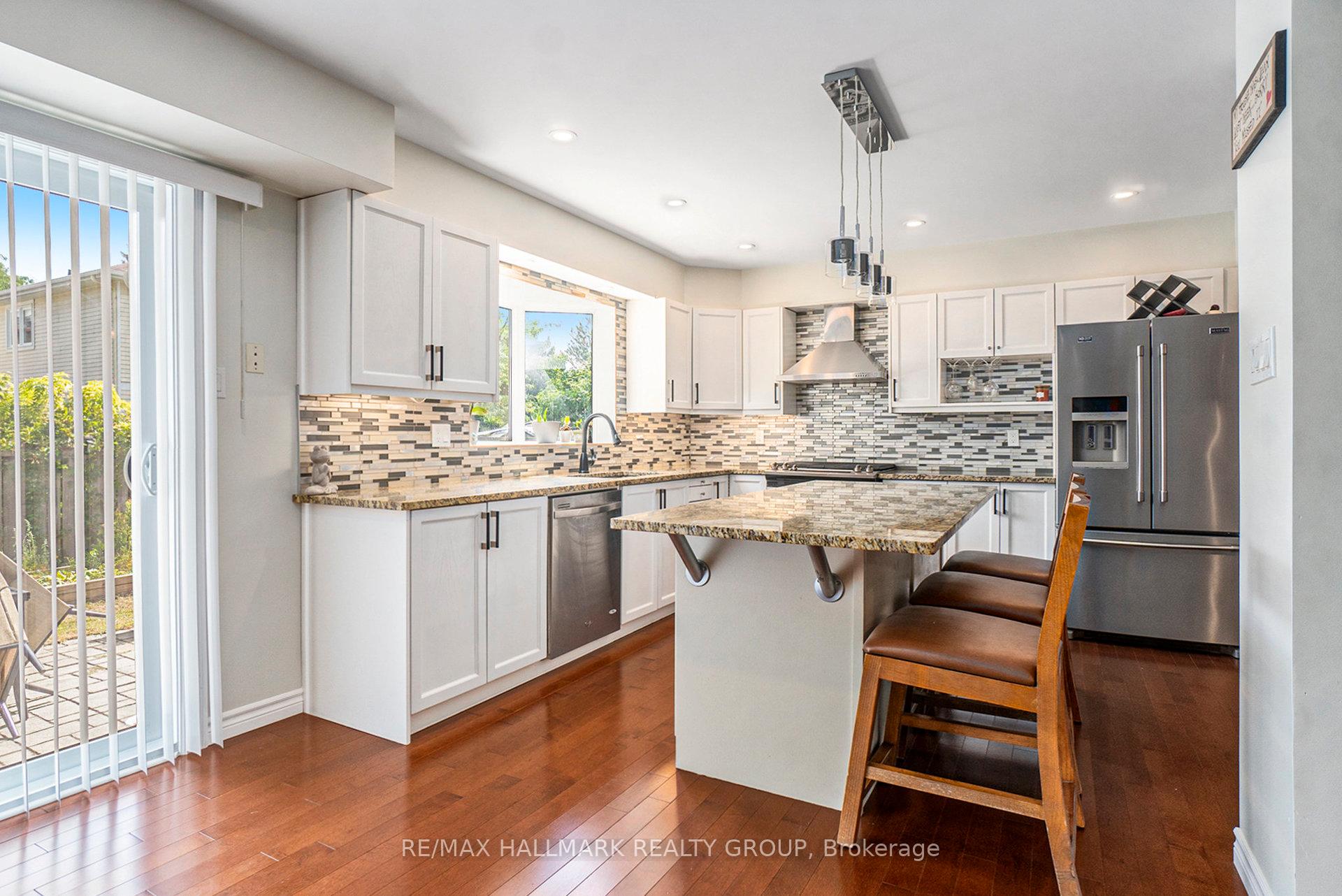 Photo 13 of 11 Ellisson Way, Ottawa, Hunt Club Park — HOMEH
