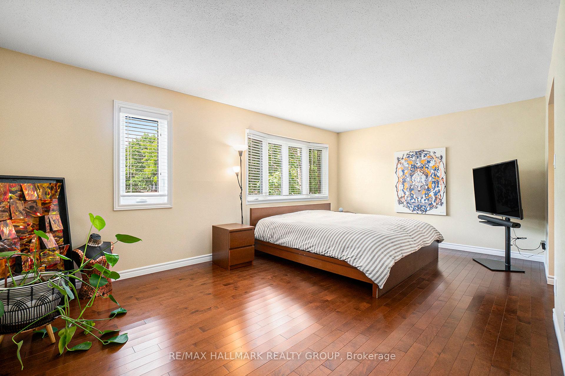 Photo 19 of 11 Ellisson Way, Ottawa, Hunt Club Park — HOMEH