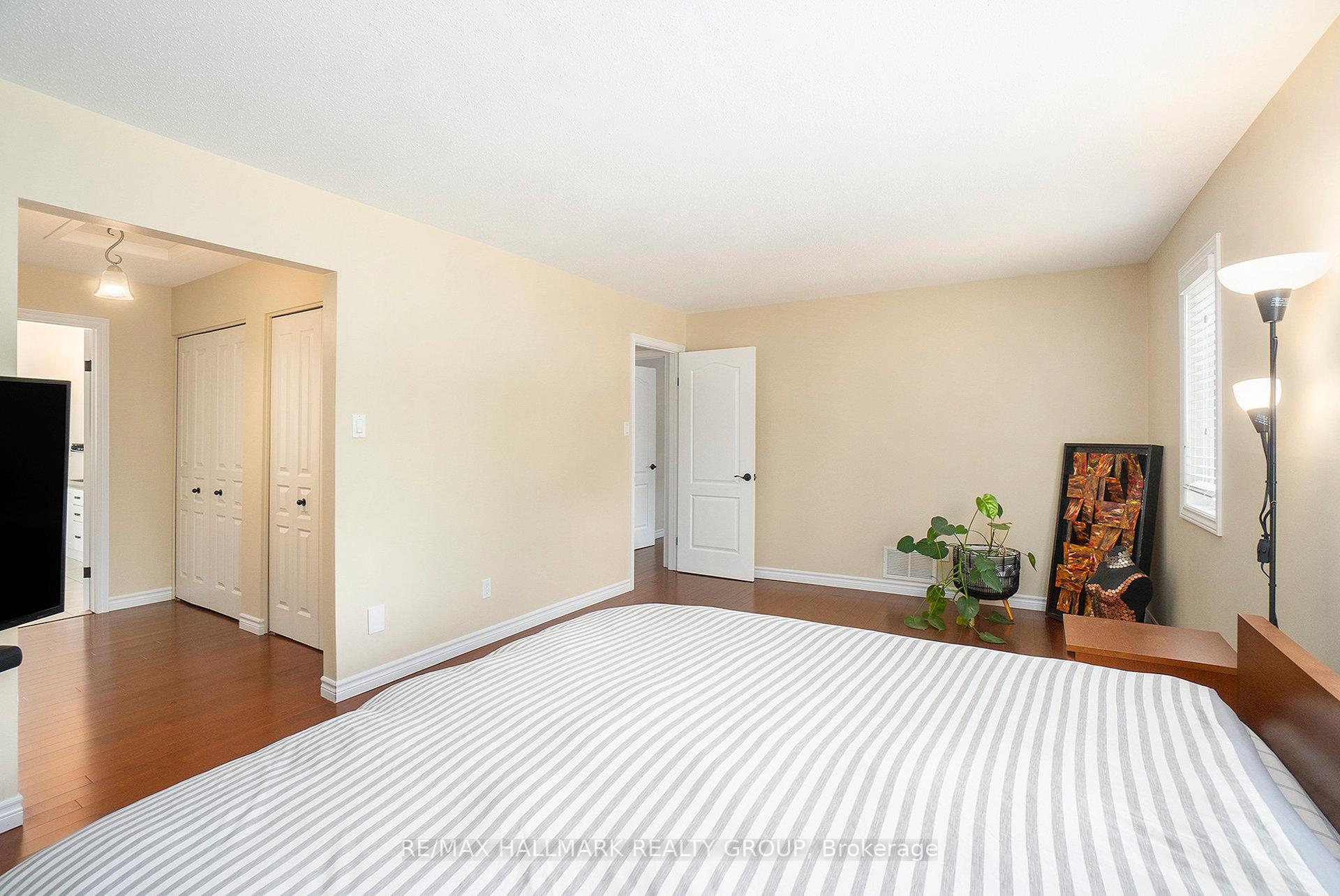 Photo 20 of 11 Ellisson Way, Ottawa, Hunt Club Park — HOMEH