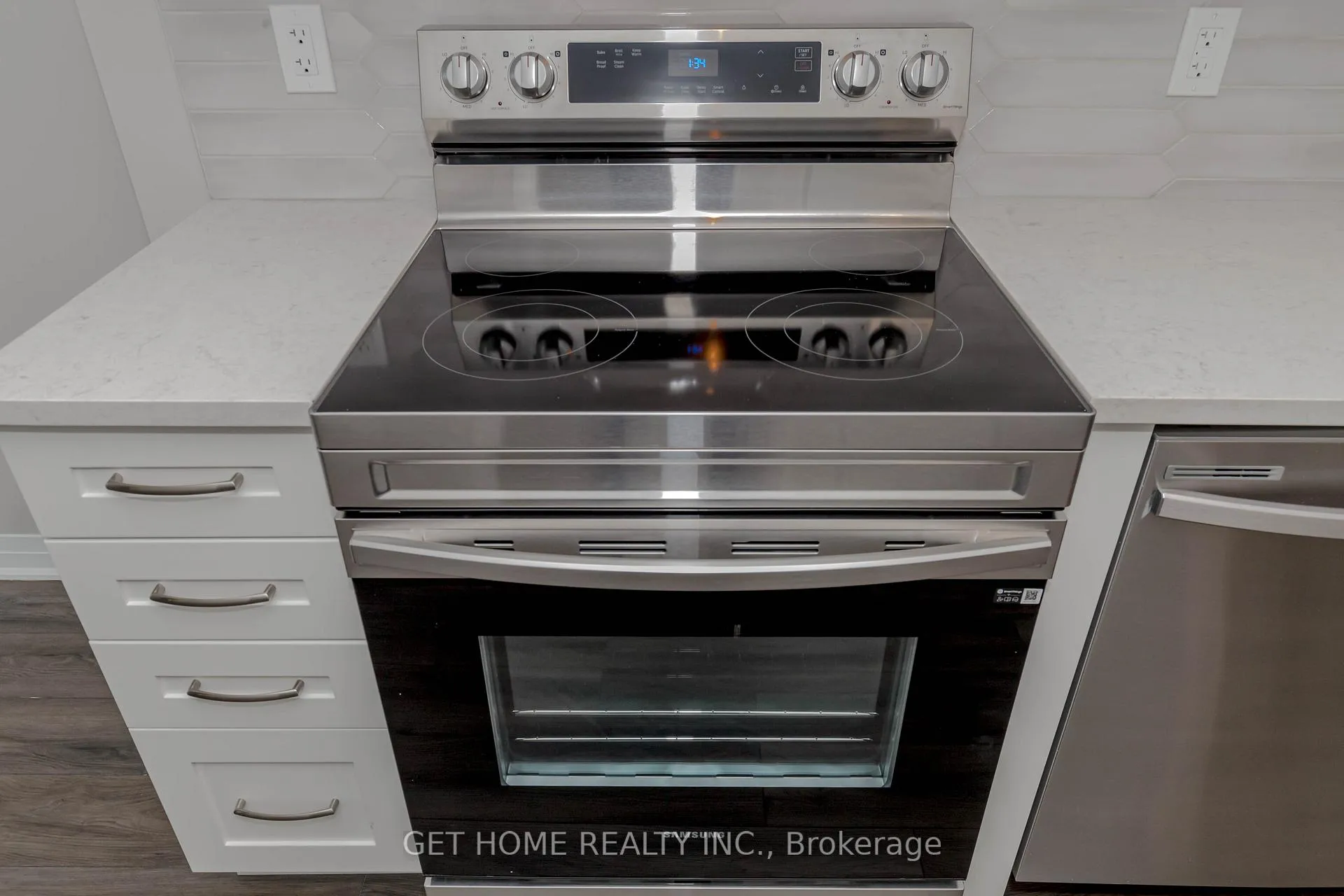 Photo 18 of Unit 512, 480 Gordon Krantz Avenue, Milton, Walker — HOMEH
