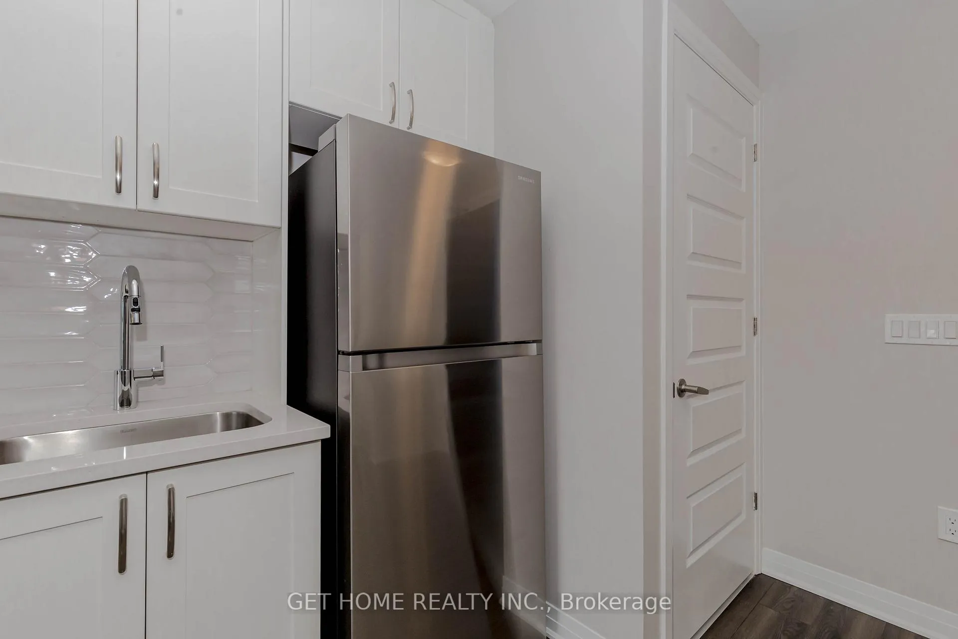 Photo 20 of Unit 512, 480 Gordon Krantz Avenue, Milton, Walker — HOMEH