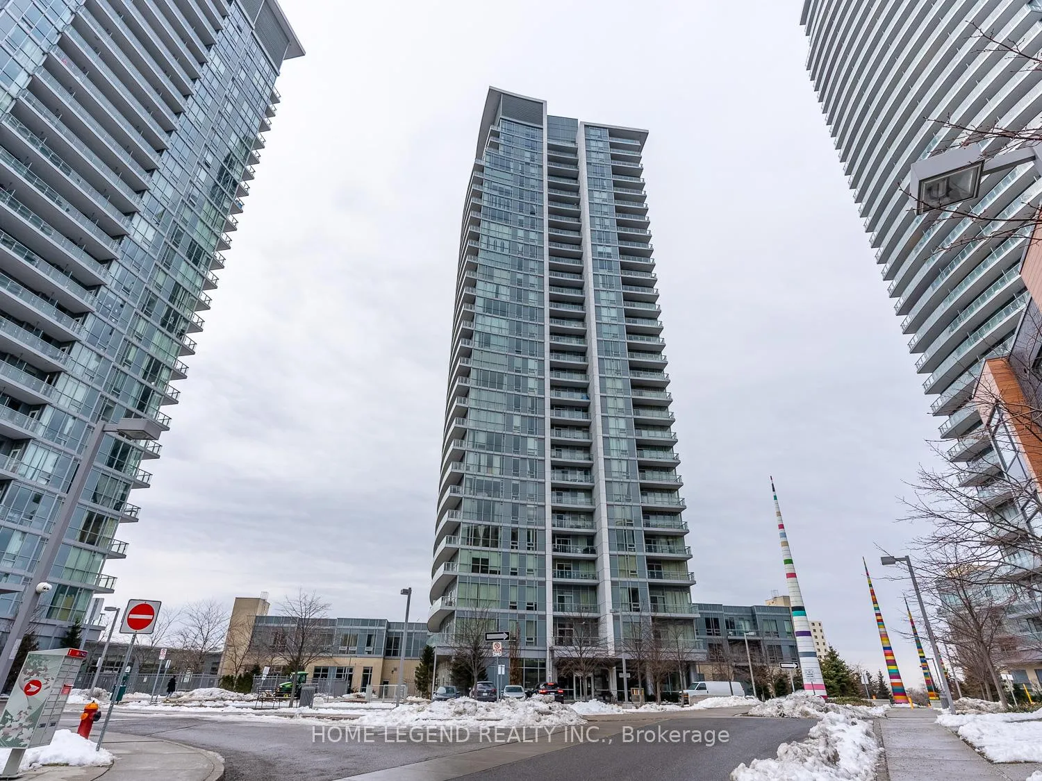Front of Unit 1105, 75 North Park Road