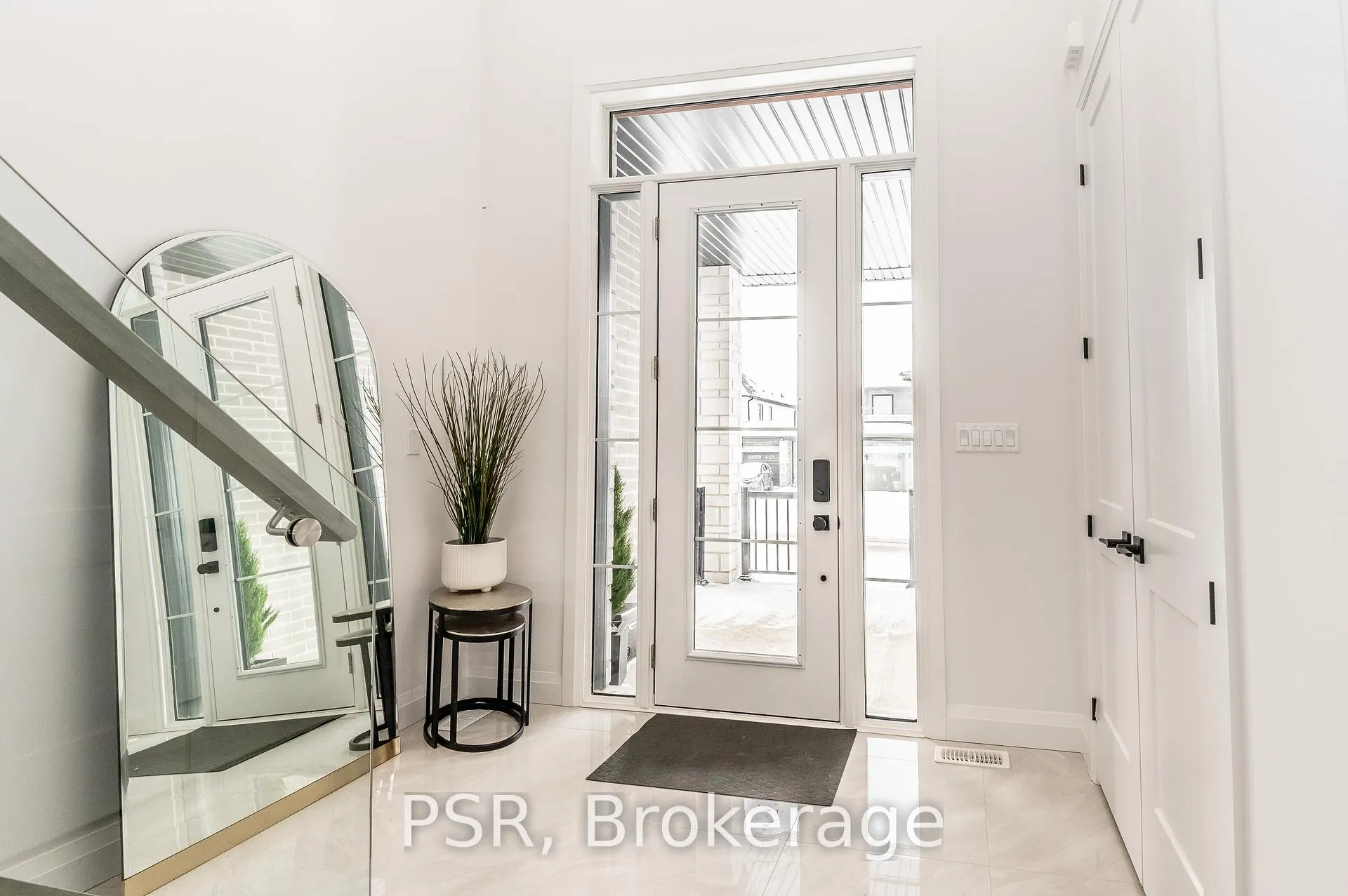 Photo 3 of 111 Daugaard Avenue, Brant, Paris — HOMEH