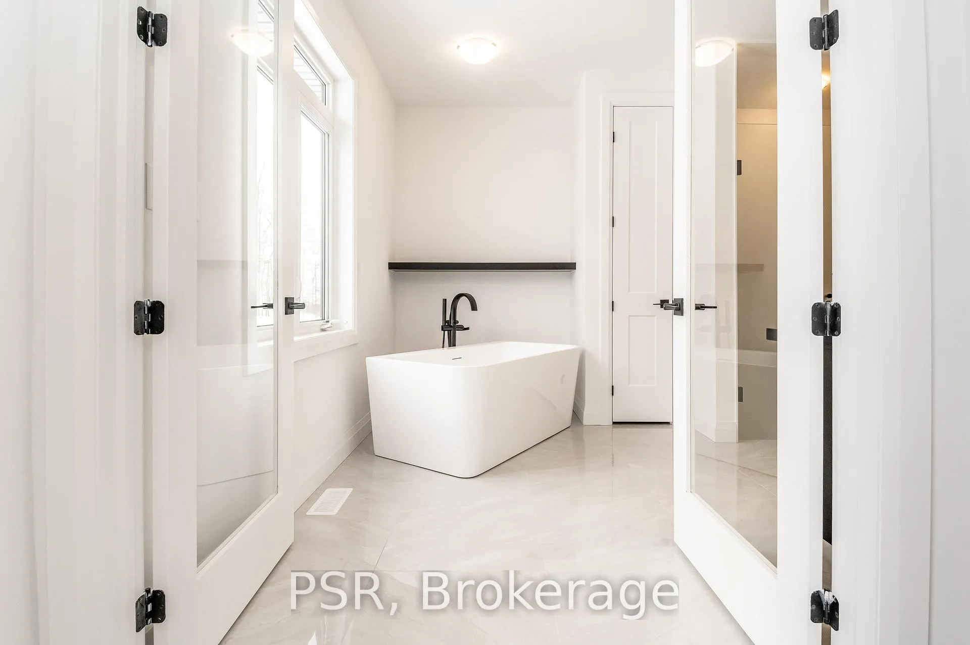 Photo 25 of 111 Daugaard Avenue, Brant, Paris — HOMEH