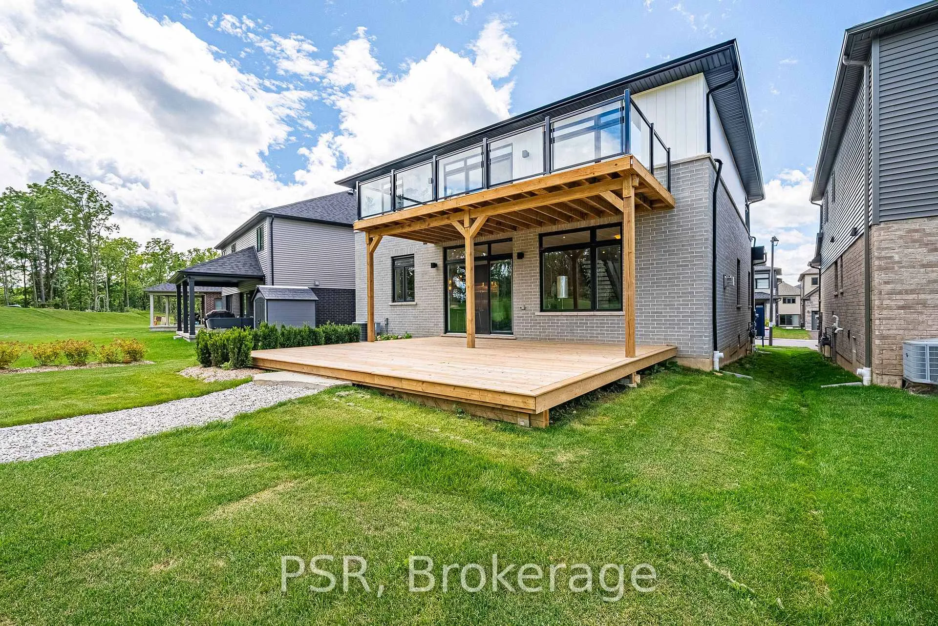 Photo 47 of 111 Daugaard Avenue, Brant, Paris — HOMEH