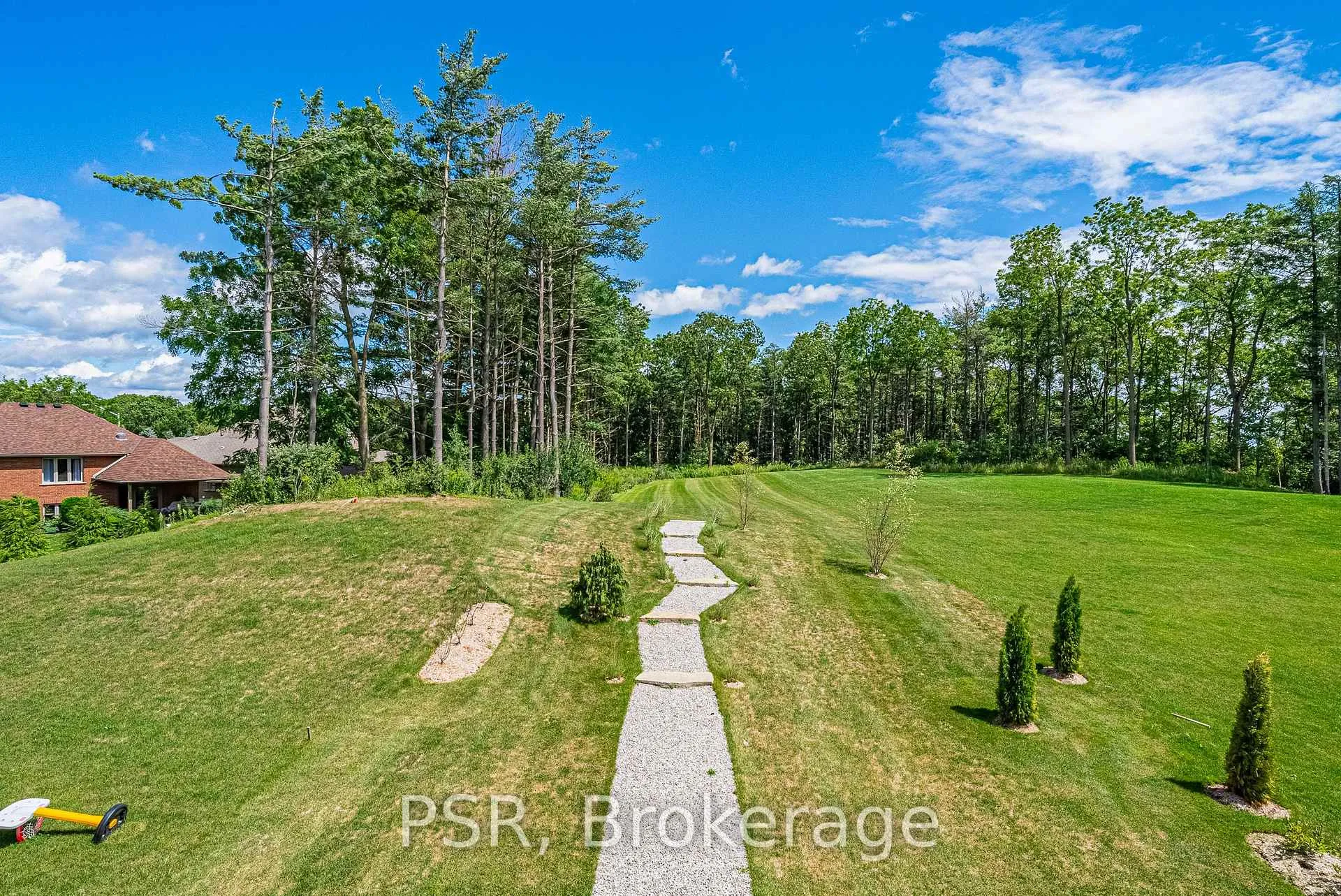 Photo 50 of 111 Daugaard Avenue, Brant, Paris — HOMEH