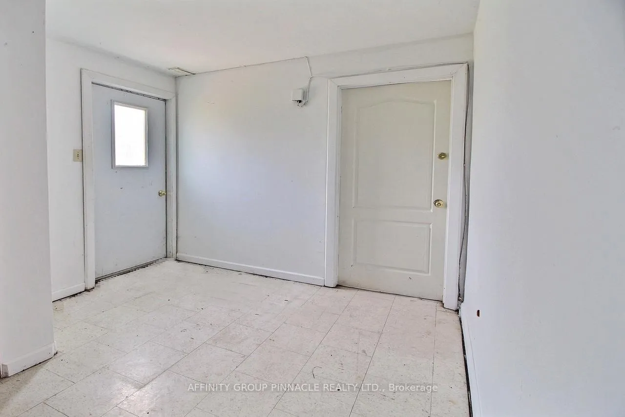 Photo 11 of 18415 Keele Street, King, Rural King — HOMEH