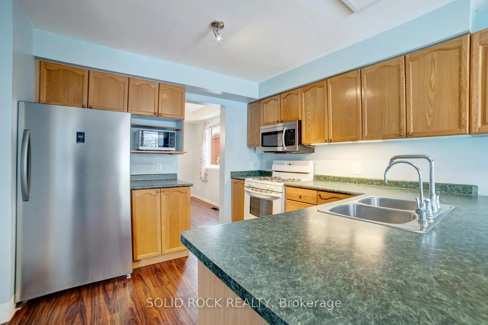 Photo 14 of 224 Pineland Court, Waterloo — HOMEH