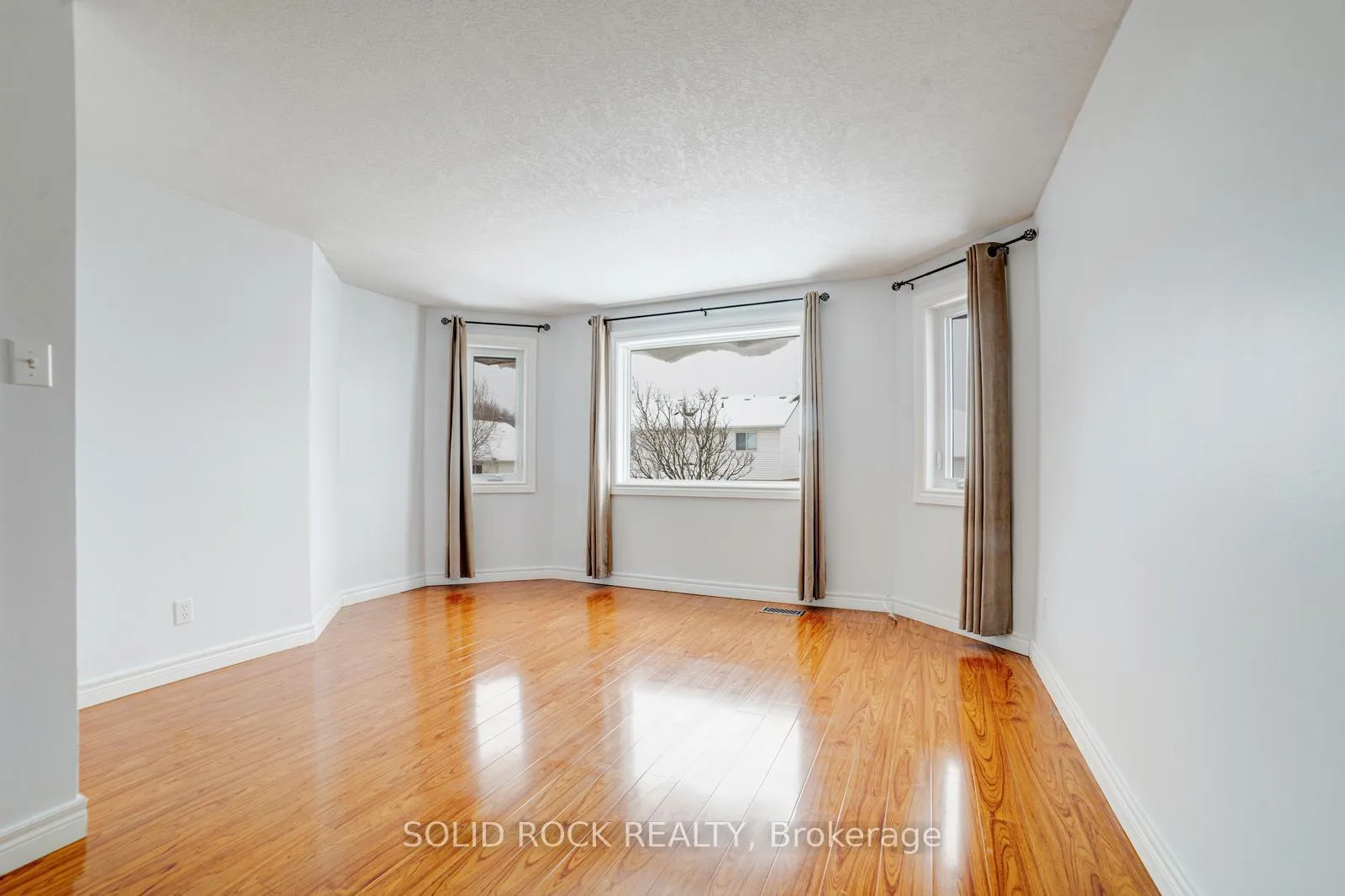 Photo 22 of 224 Pineland Court, Waterloo — HOMEH