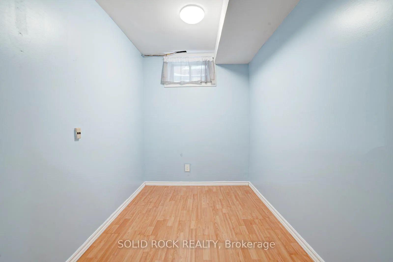 Photo 43 of 224 Pineland Court, Waterloo — HOMEH