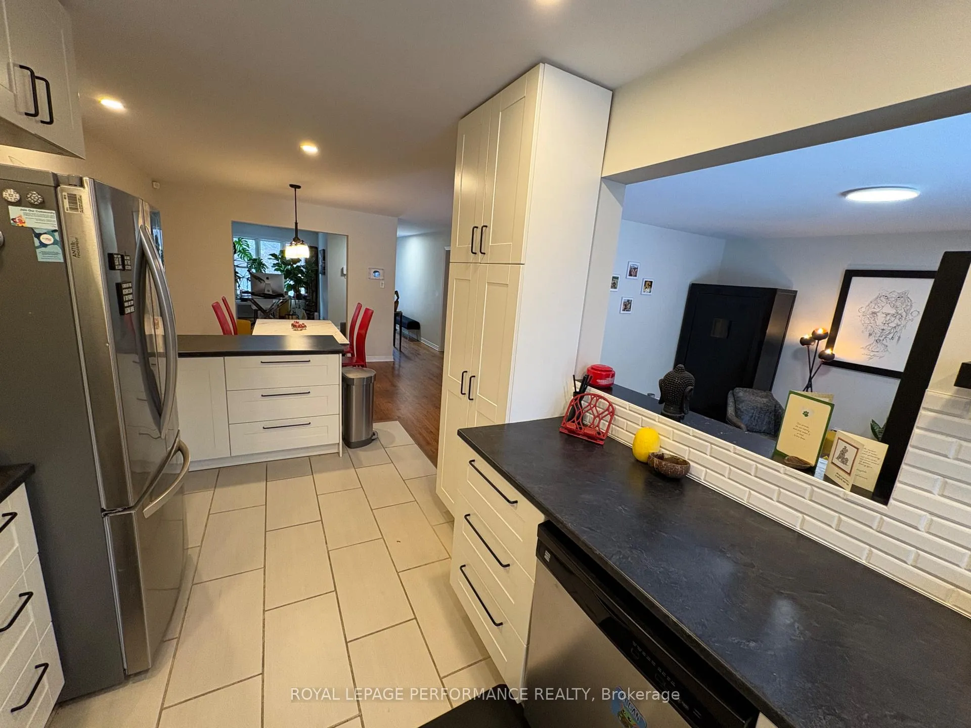 Photo 8 of 104 Blackburn Avenue, Ottawa, Sandy Hill — HOMEH