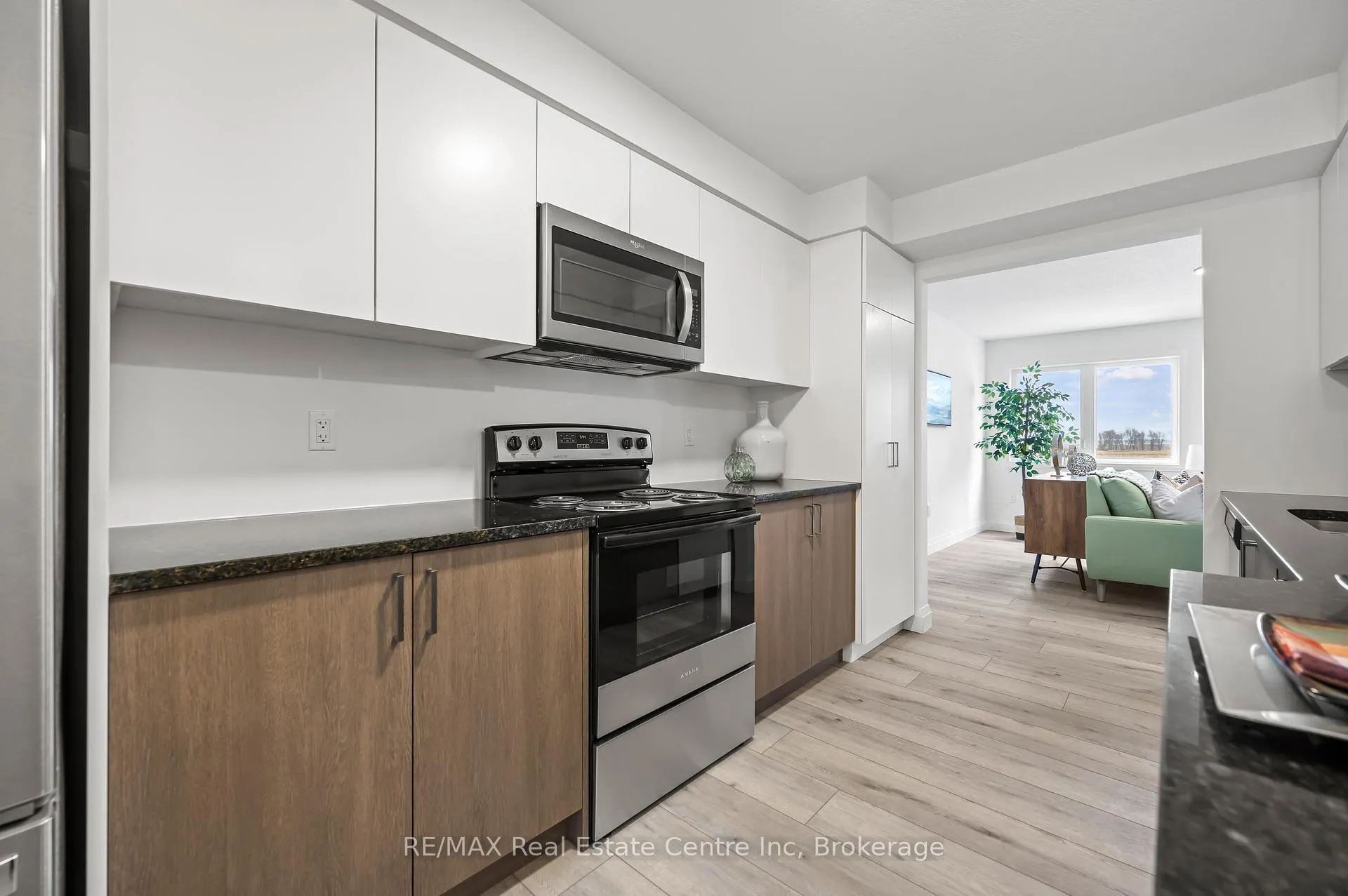 Photo 5 of Unit 9, 182 Bridge Crescent, Minto — HOMEH