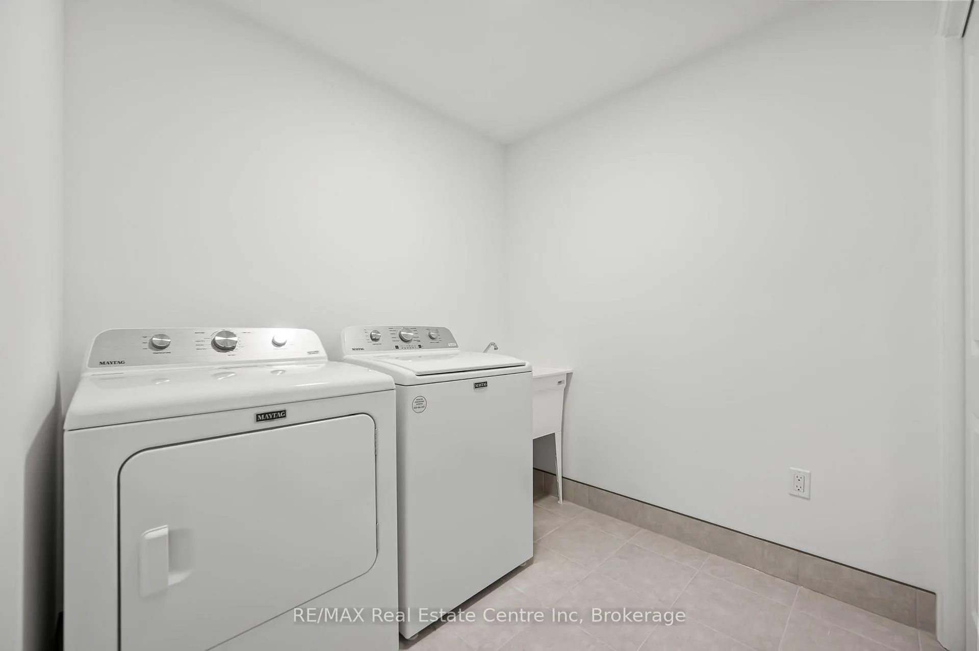 Photo 27 of Unit 9, 182 Bridge Crescent, Minto — HOMEH