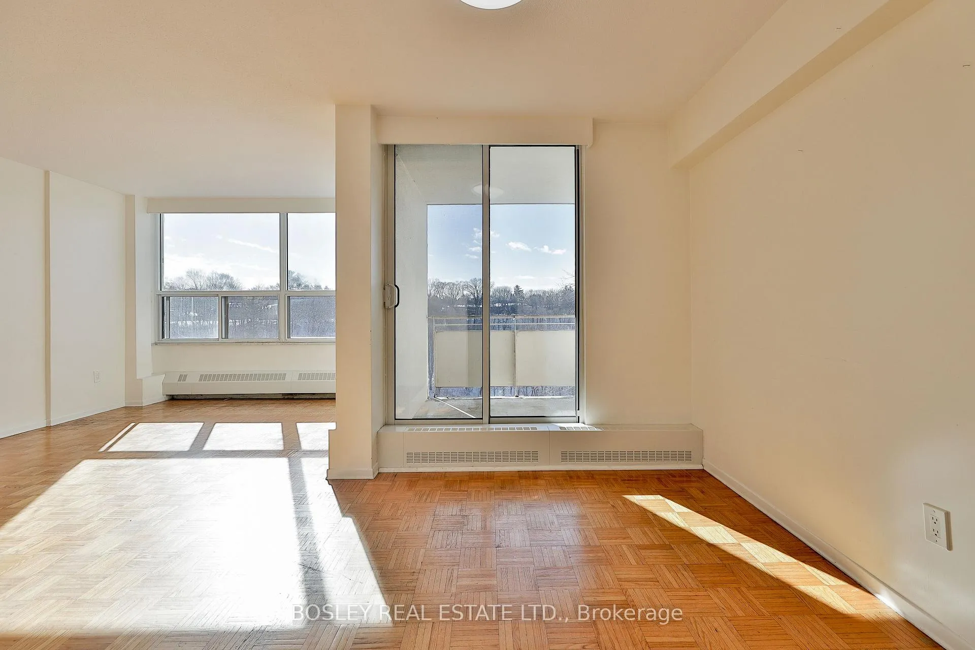 Photo 9 of Unit 404, 60 Pavane Linkway, Toronto, Flemingdon Park — HOMEH