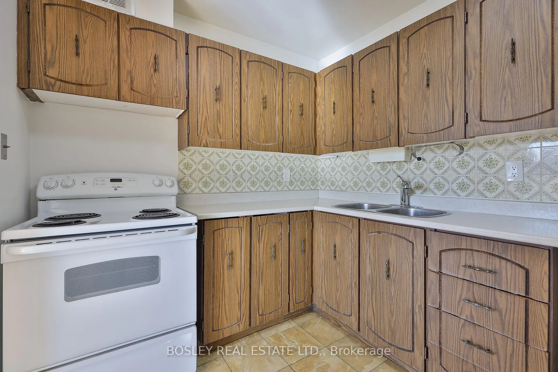 Photo 12 of Unit 404, 60 Pavane Linkway, Toronto, Flemingdon Park — HOMEH