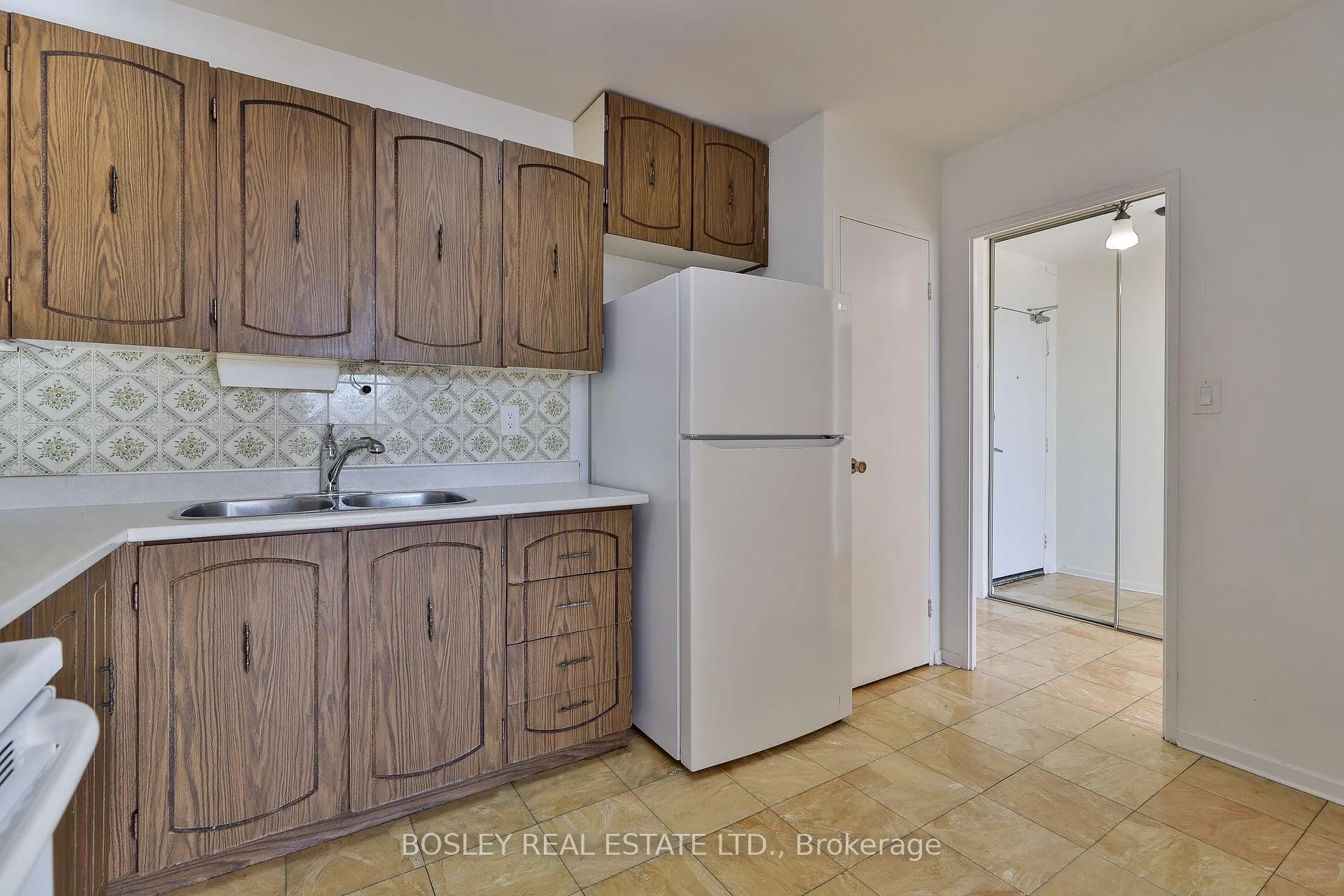 Photo 13 of Unit 404, 60 Pavane Linkway, Toronto, Flemingdon Park — HOMEH