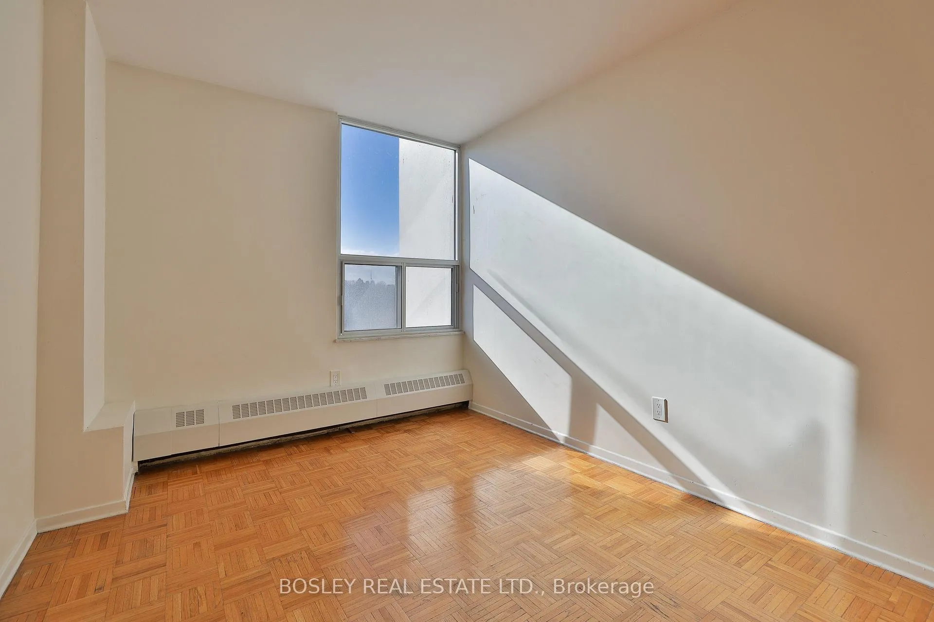 Photo 19 of Unit 404, 60 Pavane Linkway, Toronto, Flemingdon Park — HOMEH