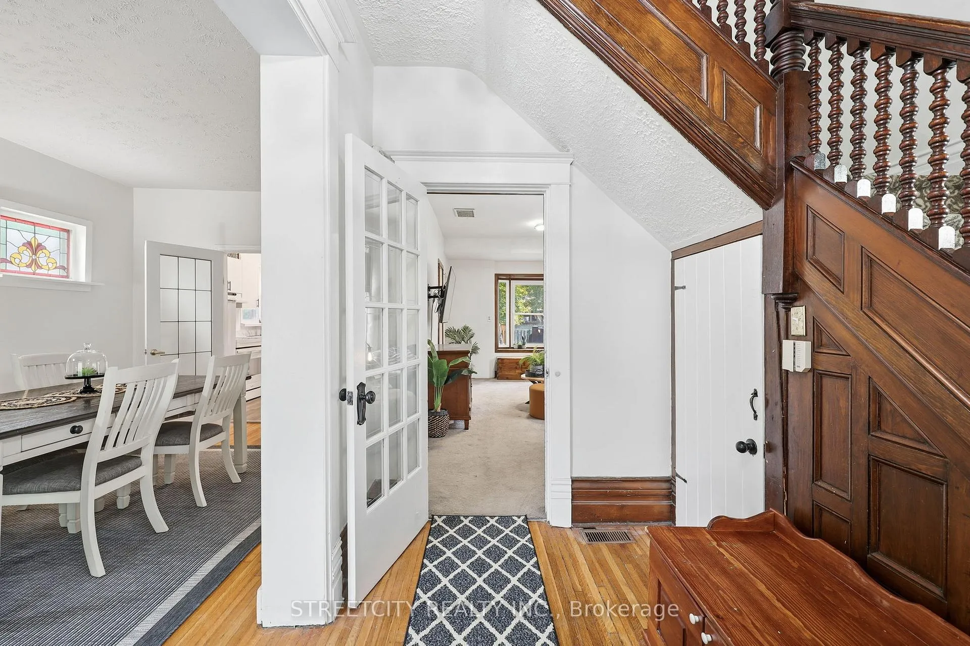 Photo 3 of 8 Bellevue Avenue, London, South F — HOMEH