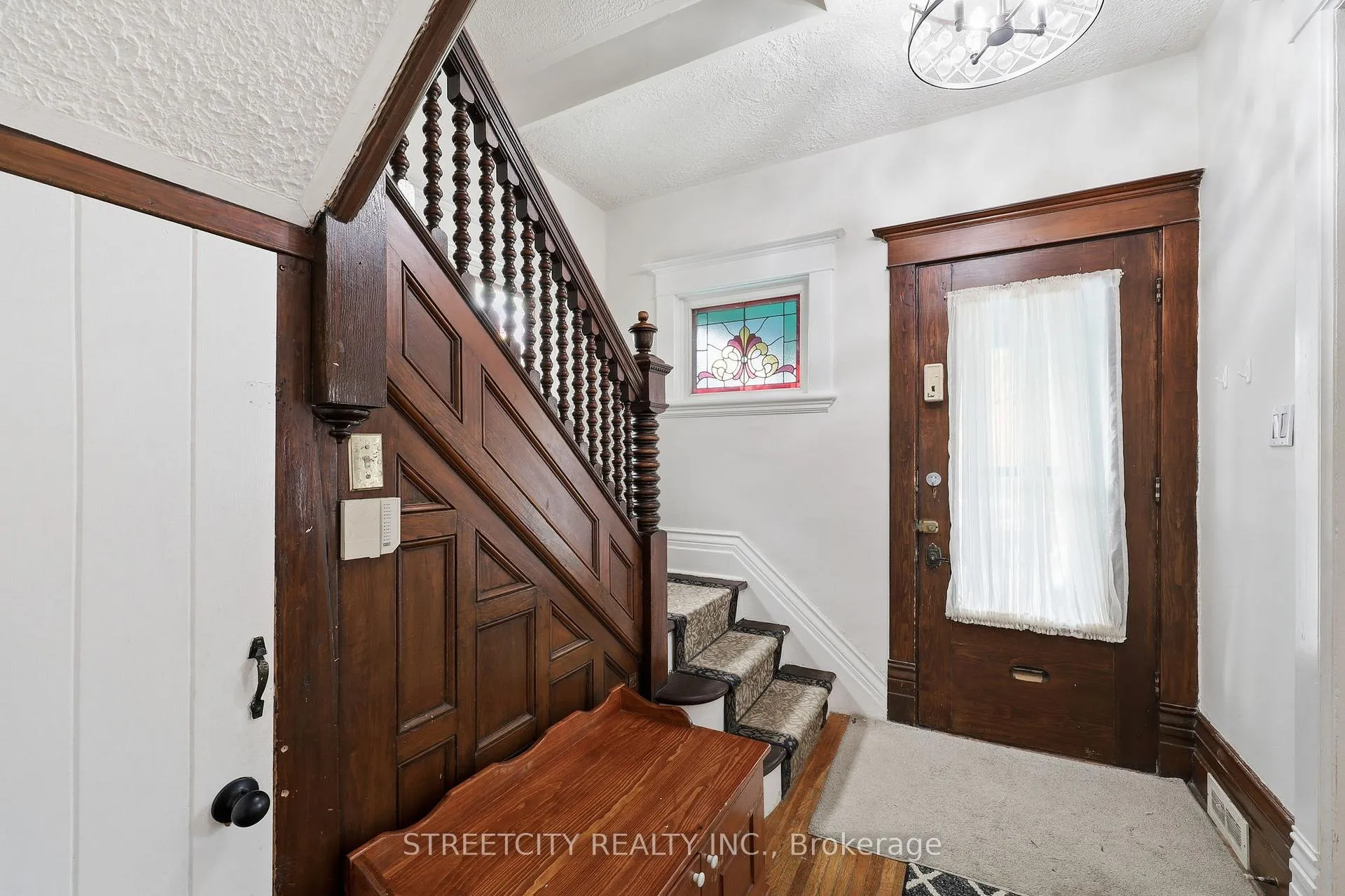Photo 4 of 8 Bellevue Avenue, London, South F — HOMEH