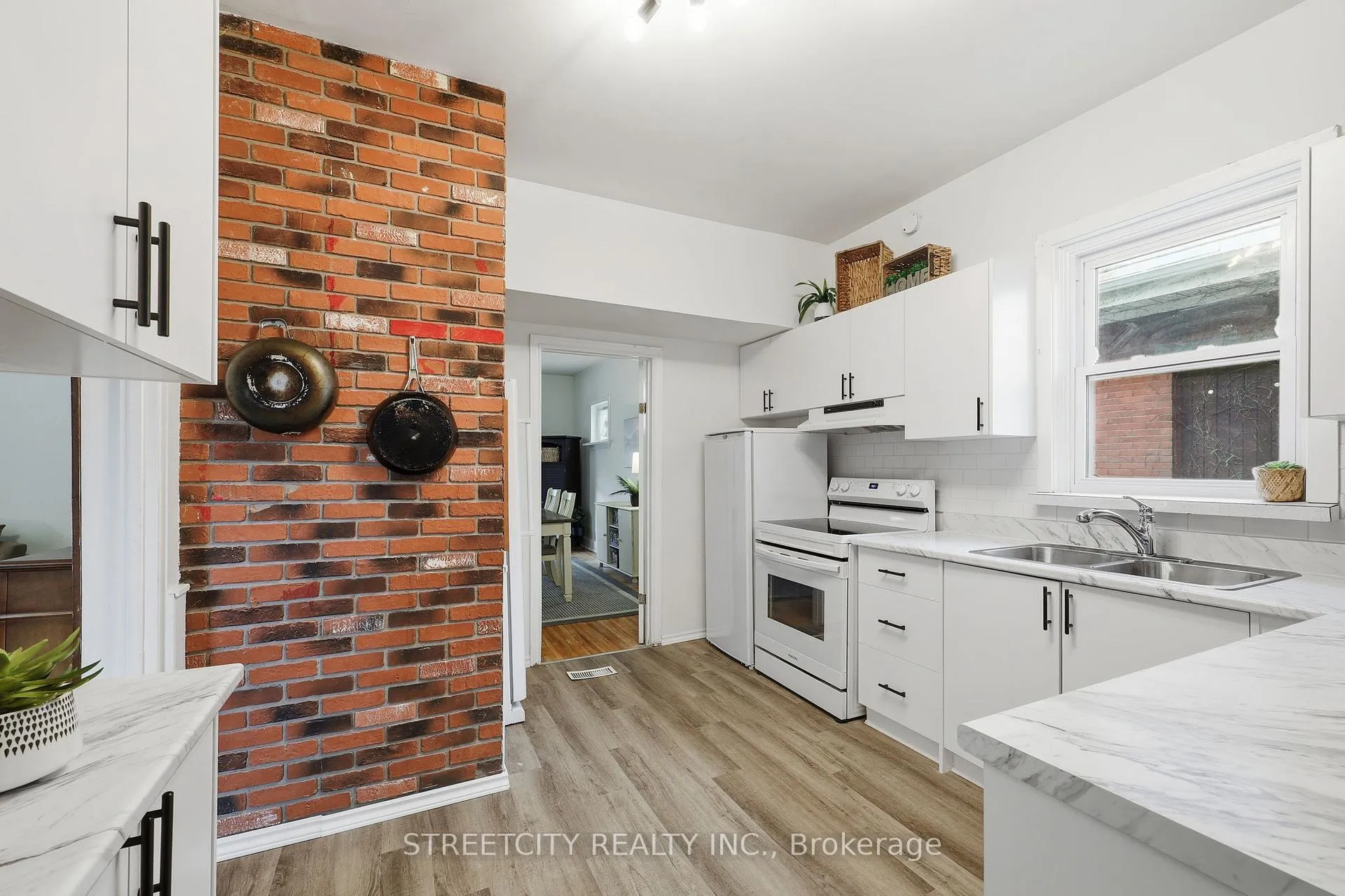 Photo 8 of 8 Bellevue Avenue, London, South F — HOMEH