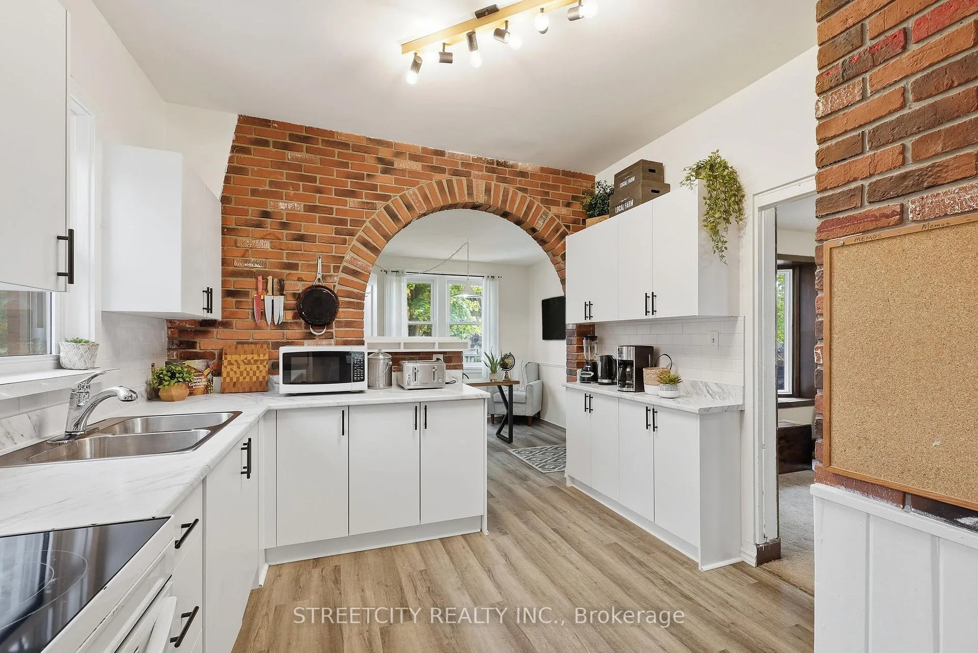 Photo 9 of 8 Bellevue Avenue, London, South F — HOMEH