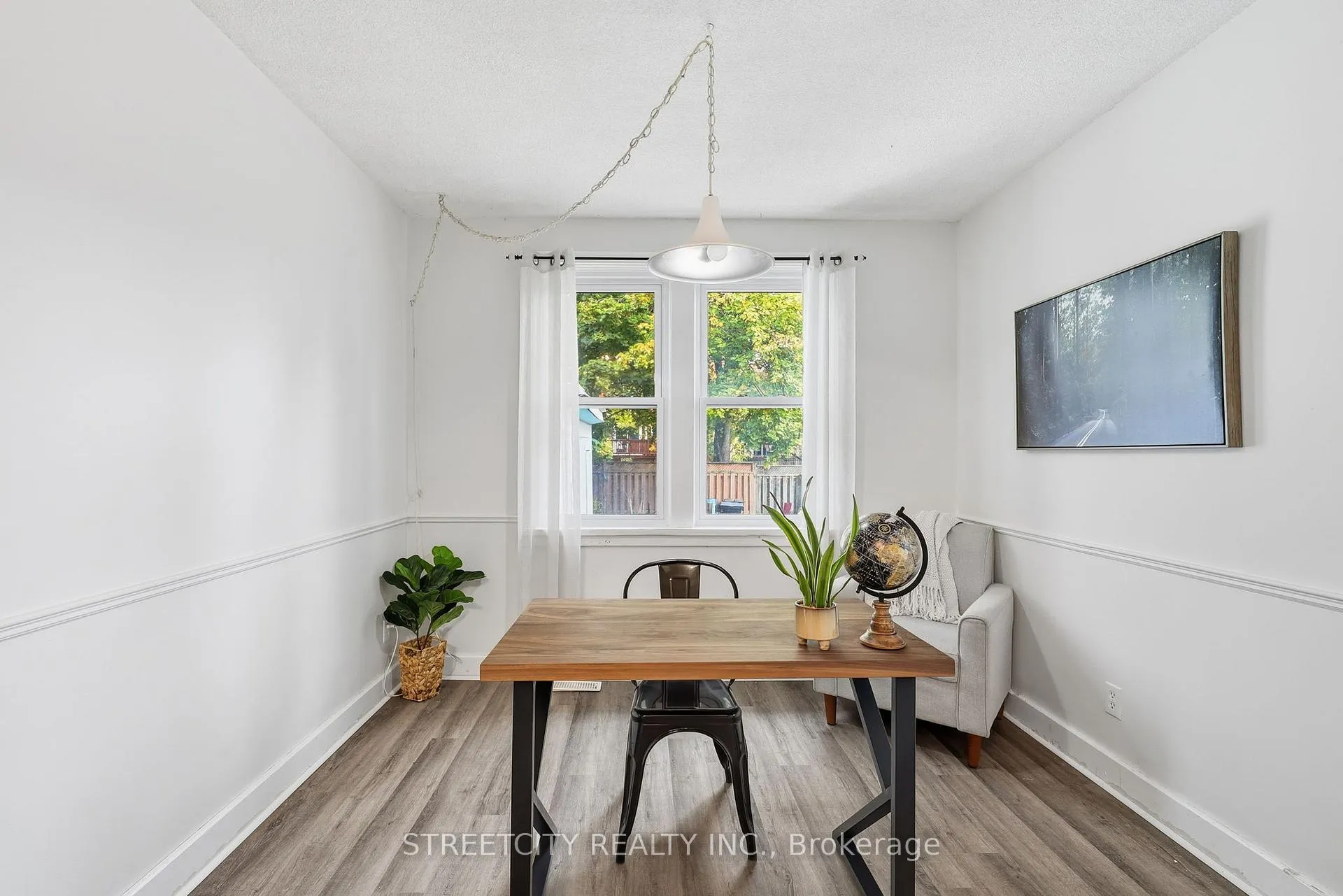 Photo 11 of 8 Bellevue Avenue, London, South F — HOMEH
