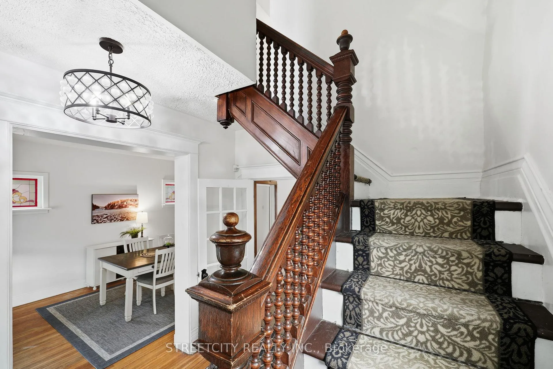 Photo 12 of 8 Bellevue Avenue, London, South F — HOMEH