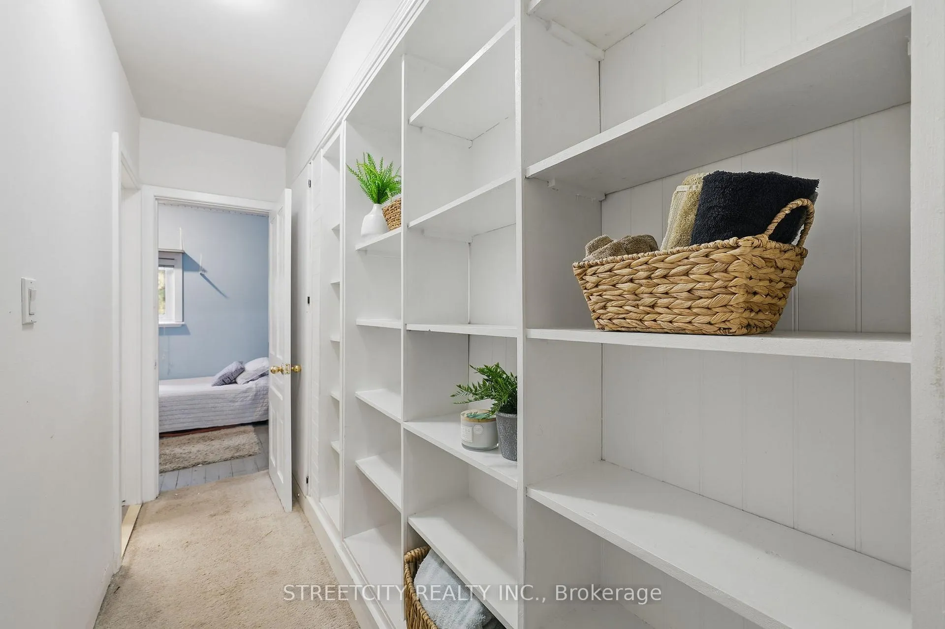 Photo 15 of 8 Bellevue Avenue, London, South F — HOMEH